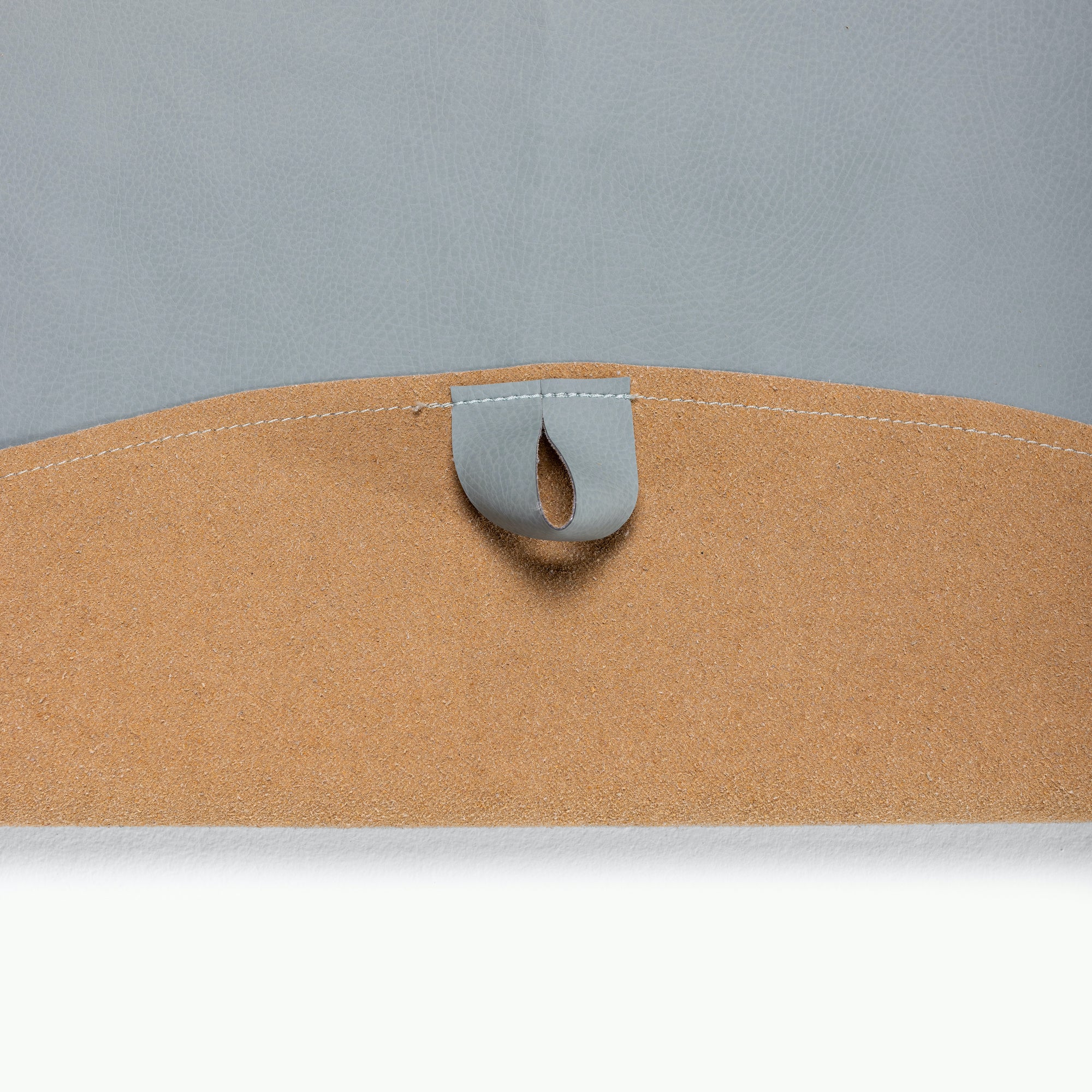 Amalfi (on sale) / Circle@hanging tab detail