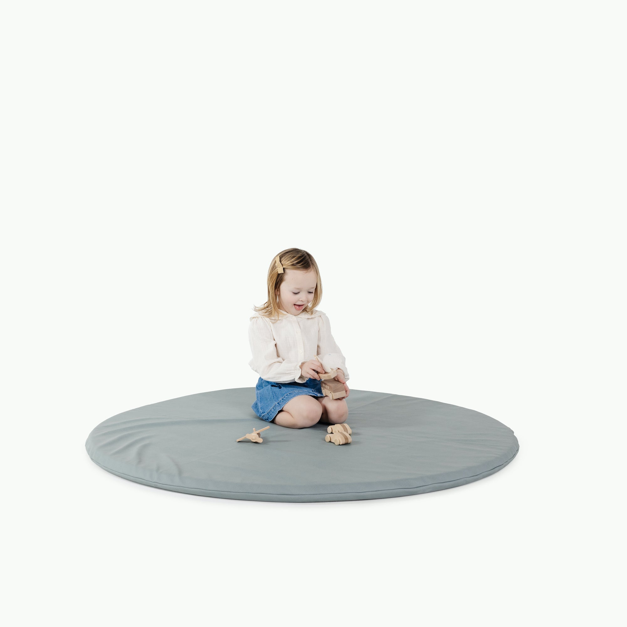 Amalfi (on sale)@Little girl playing on padded mat