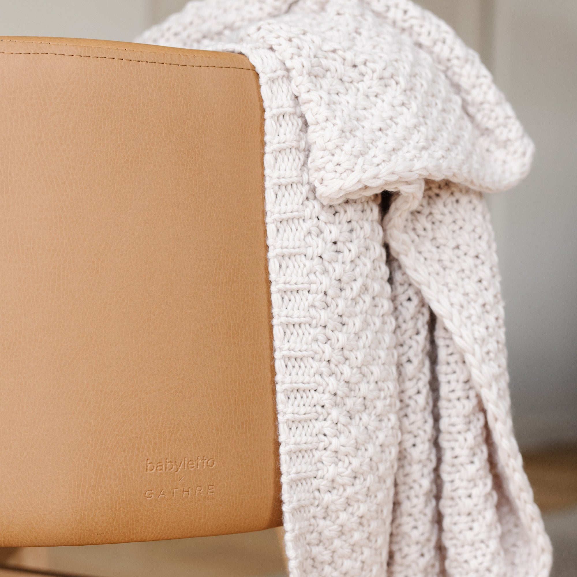 Camel@closeup of Camel bassinet logo