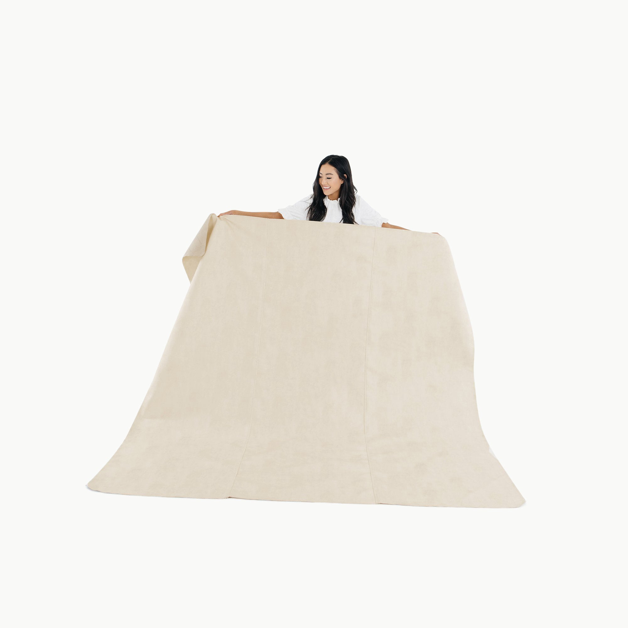 Blanc (on sale) / Square@woman holding maxi mat