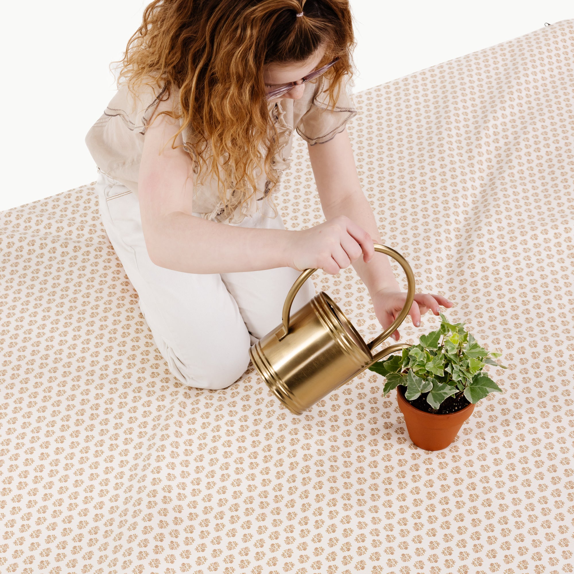 Bloom (on sale)@kid playing on the bloom padded midi+ mat