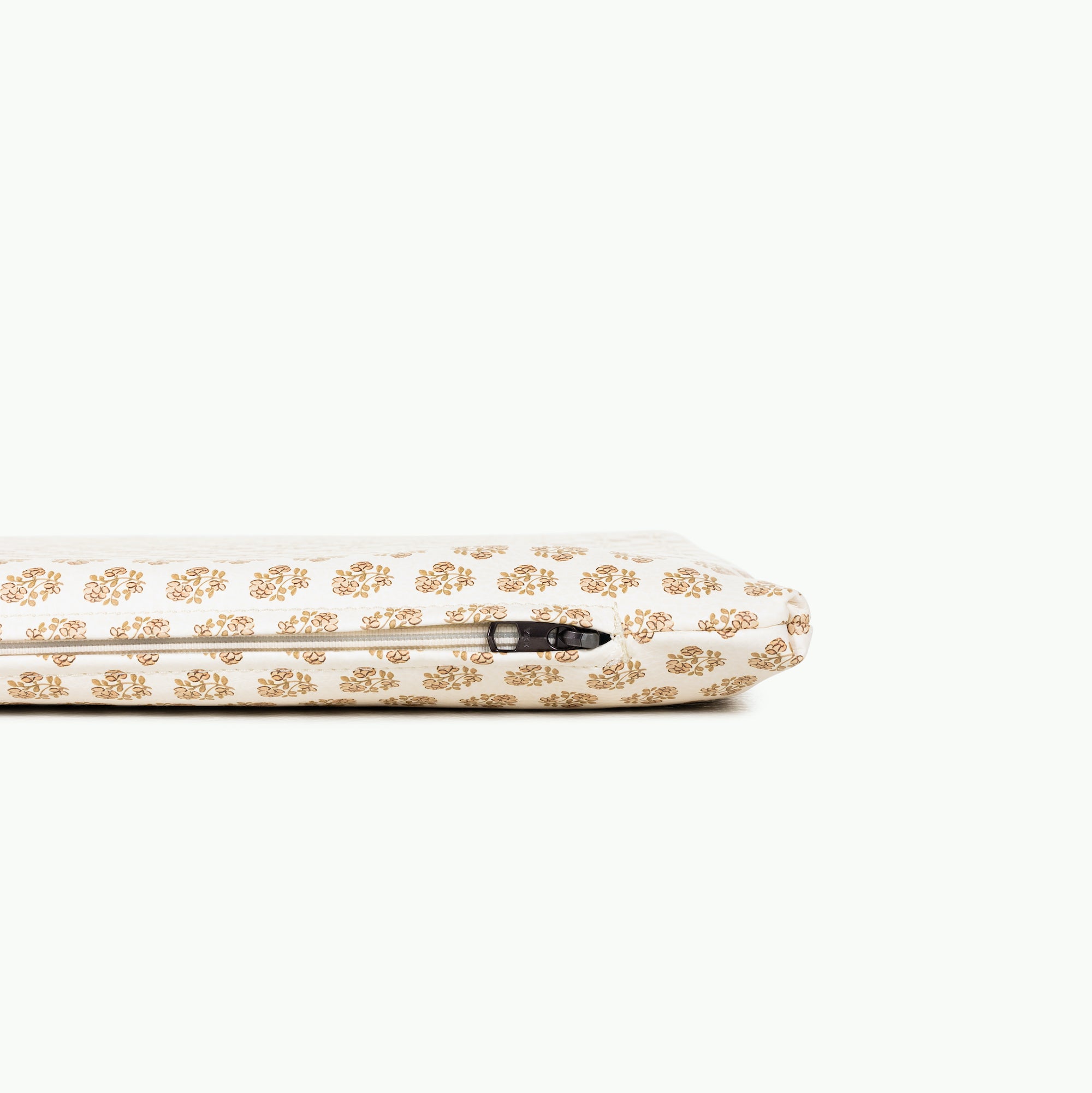 Bloom (on sale) / Square@zipper on the bloom padded mini square