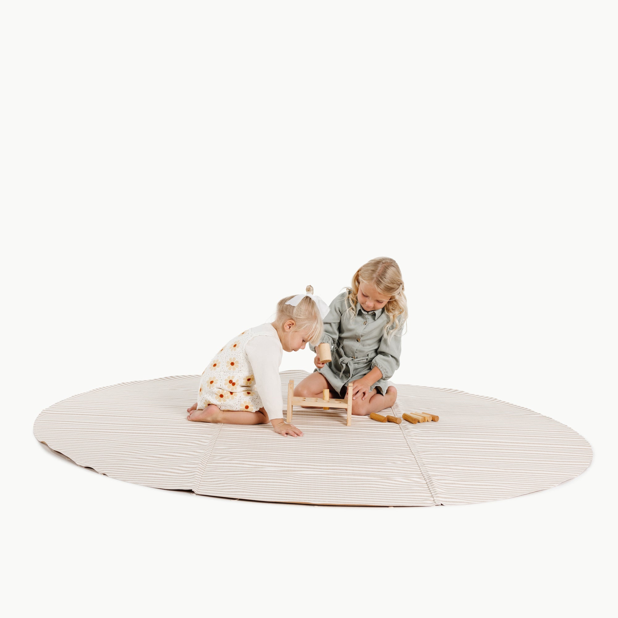 Cafe Stripe (on sale) / Circle