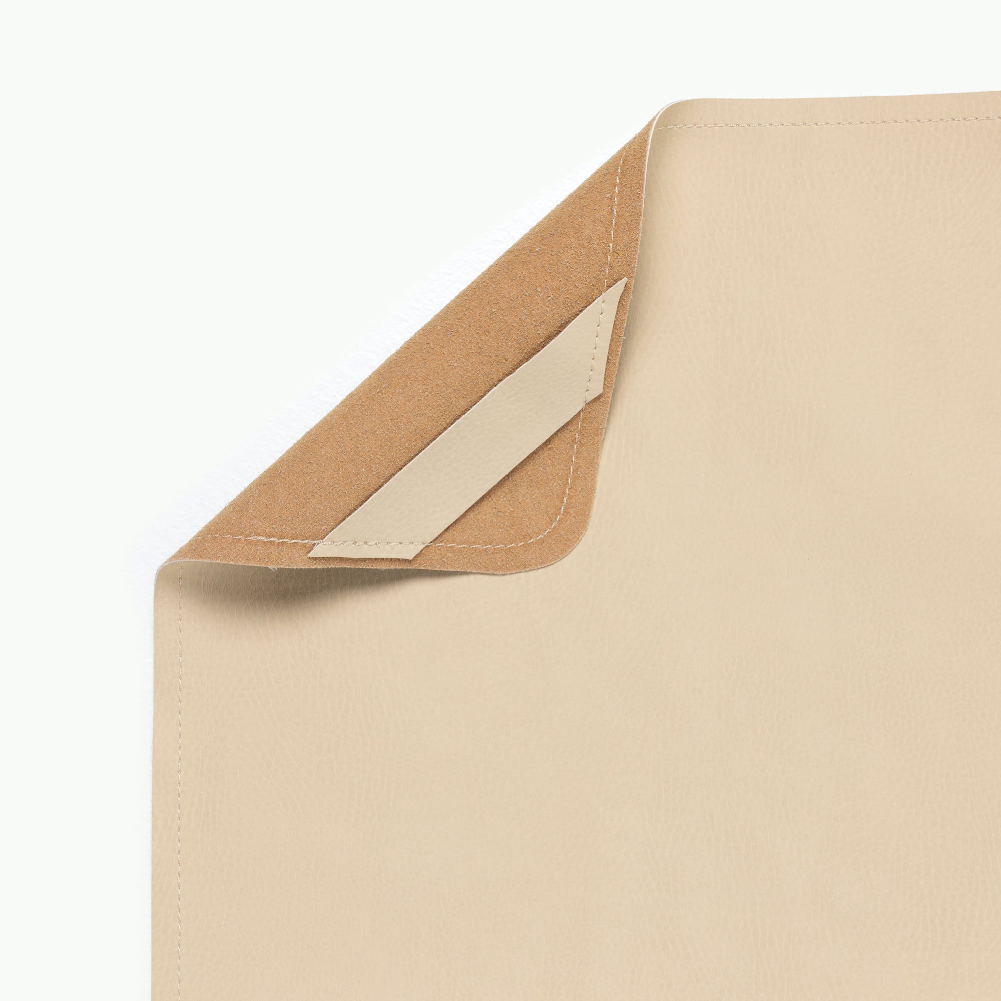 Créme (on sale)@hanging tab on the créme micro+ mat