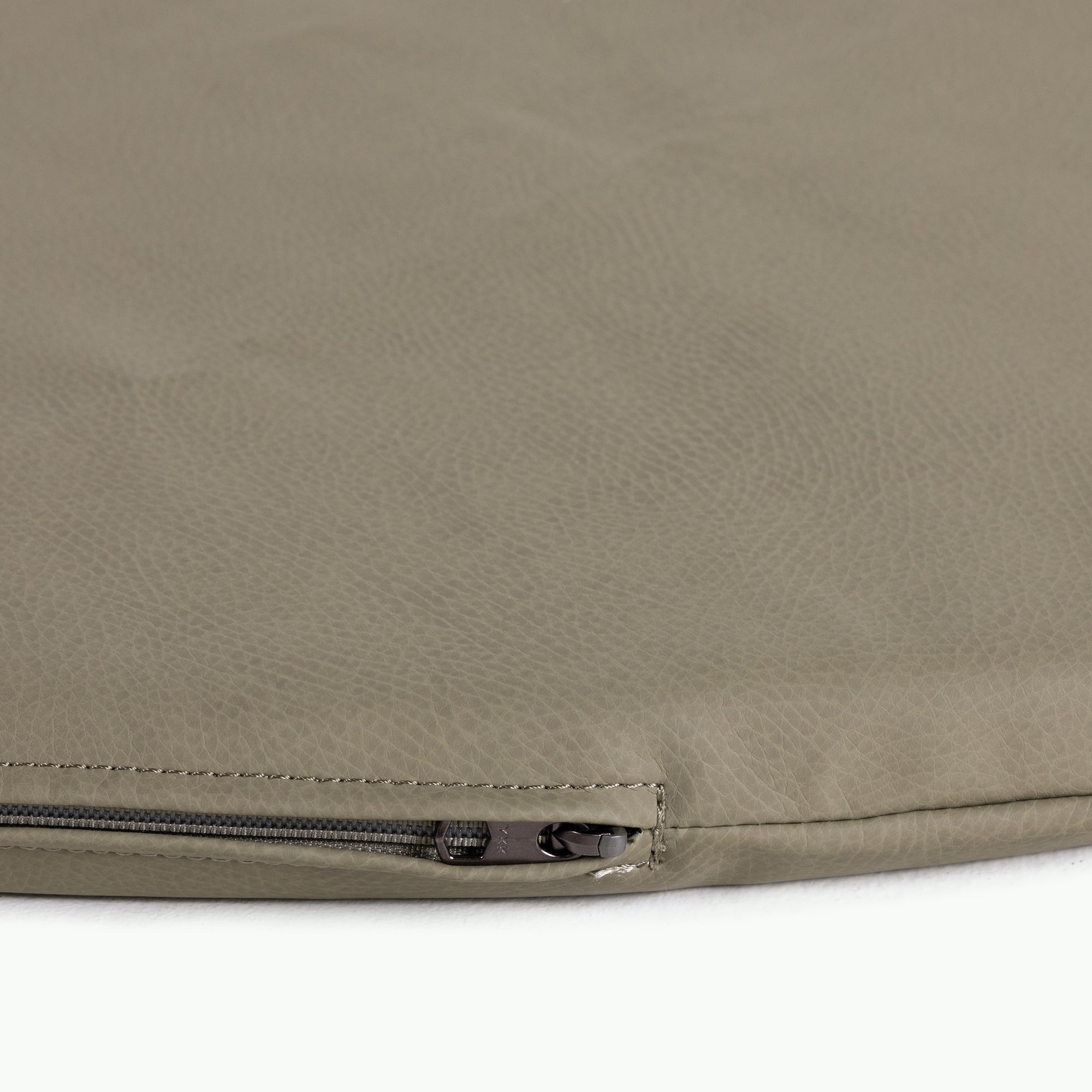 Fern (on sale)@zipper on the fern padded midi circle