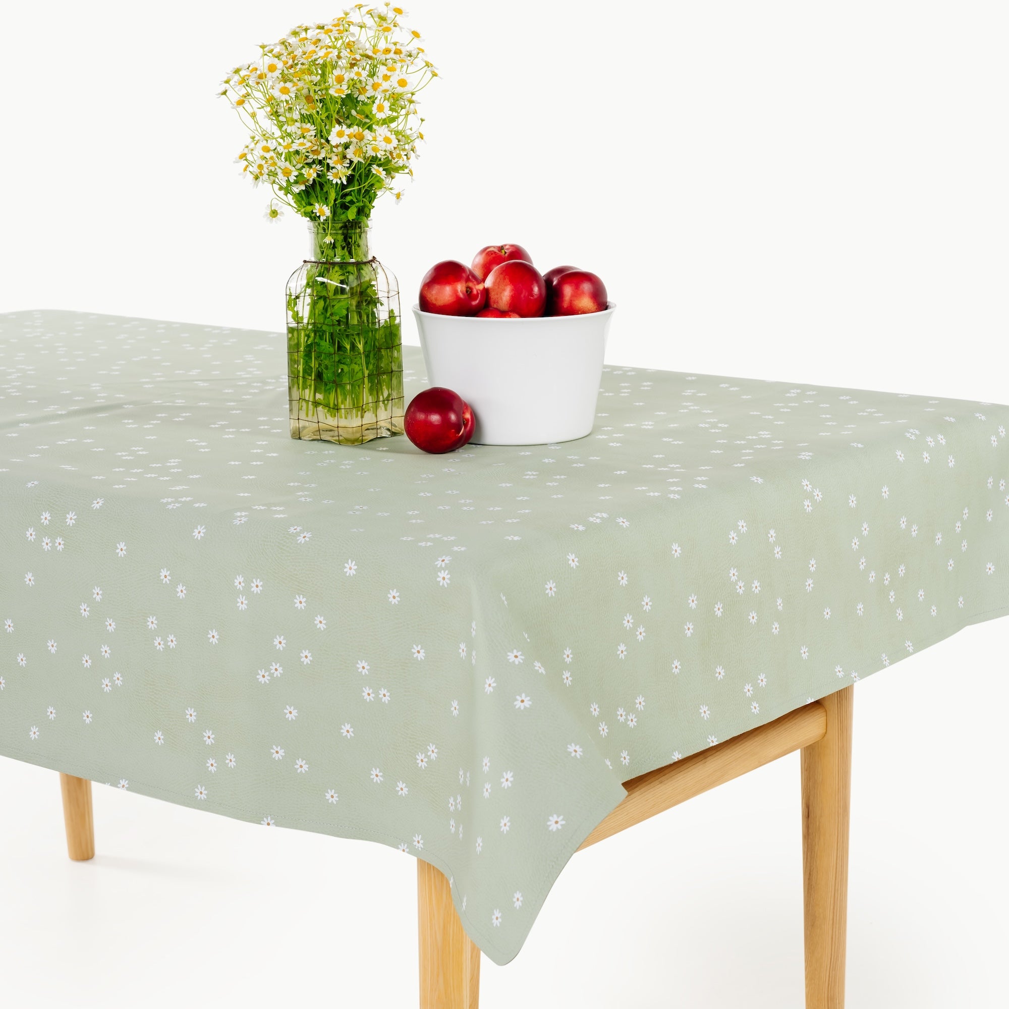 Flora@tablecloth angle view