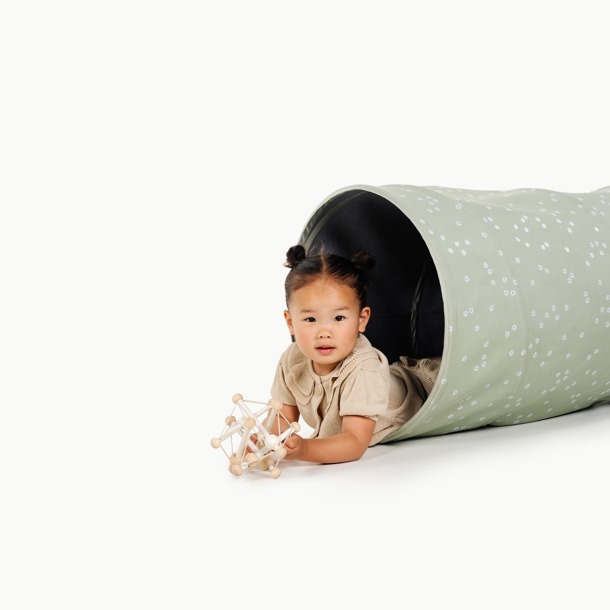 Flora@toddler playing in tunnel