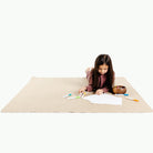 Millet / Square@little girl on midi square mat