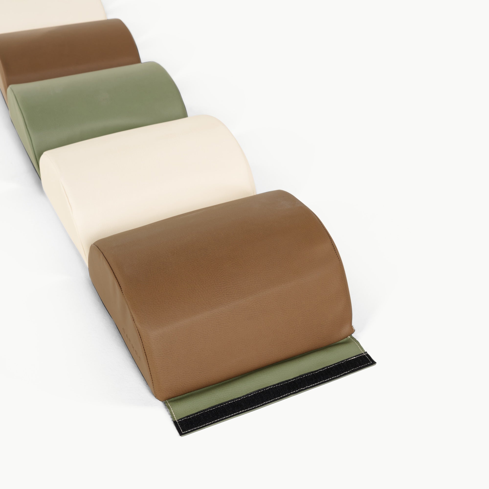 Espresso • Ivory • Thyme@detail image of the hex hopper