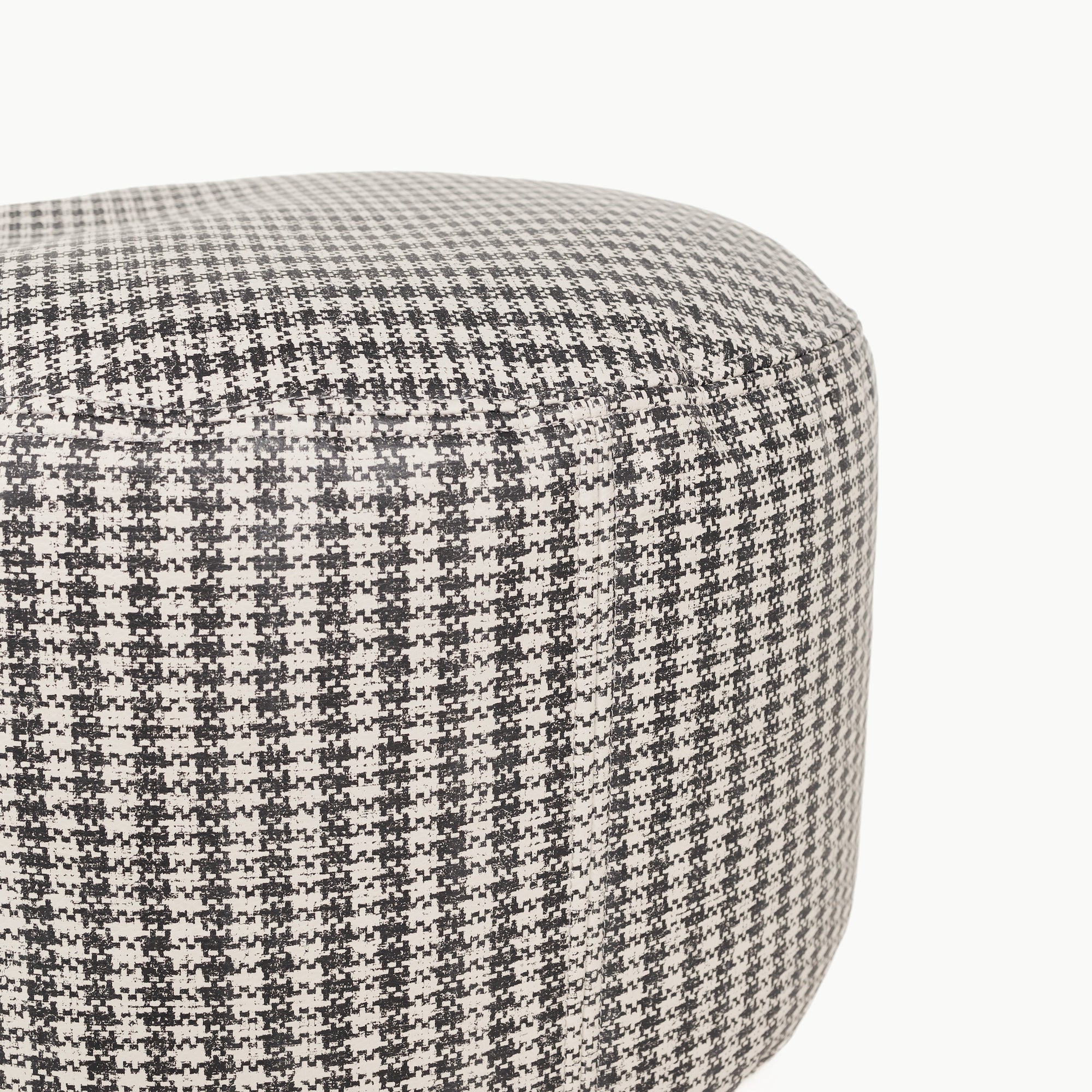 Houndstooth (on sale)@seams on the houndstooth circle pouf