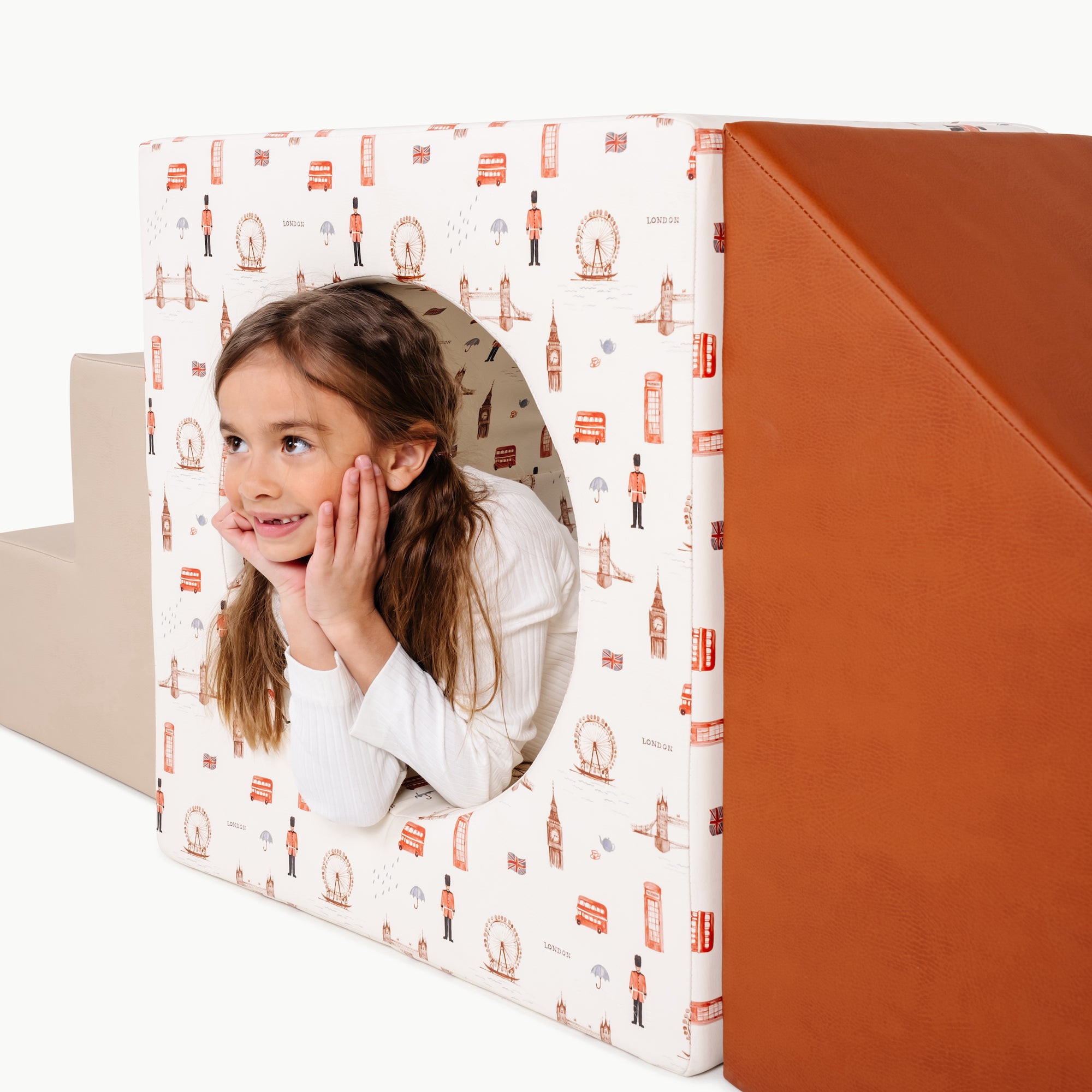 London • Nightfall • Rust • Millet@kid playing with the london block playset