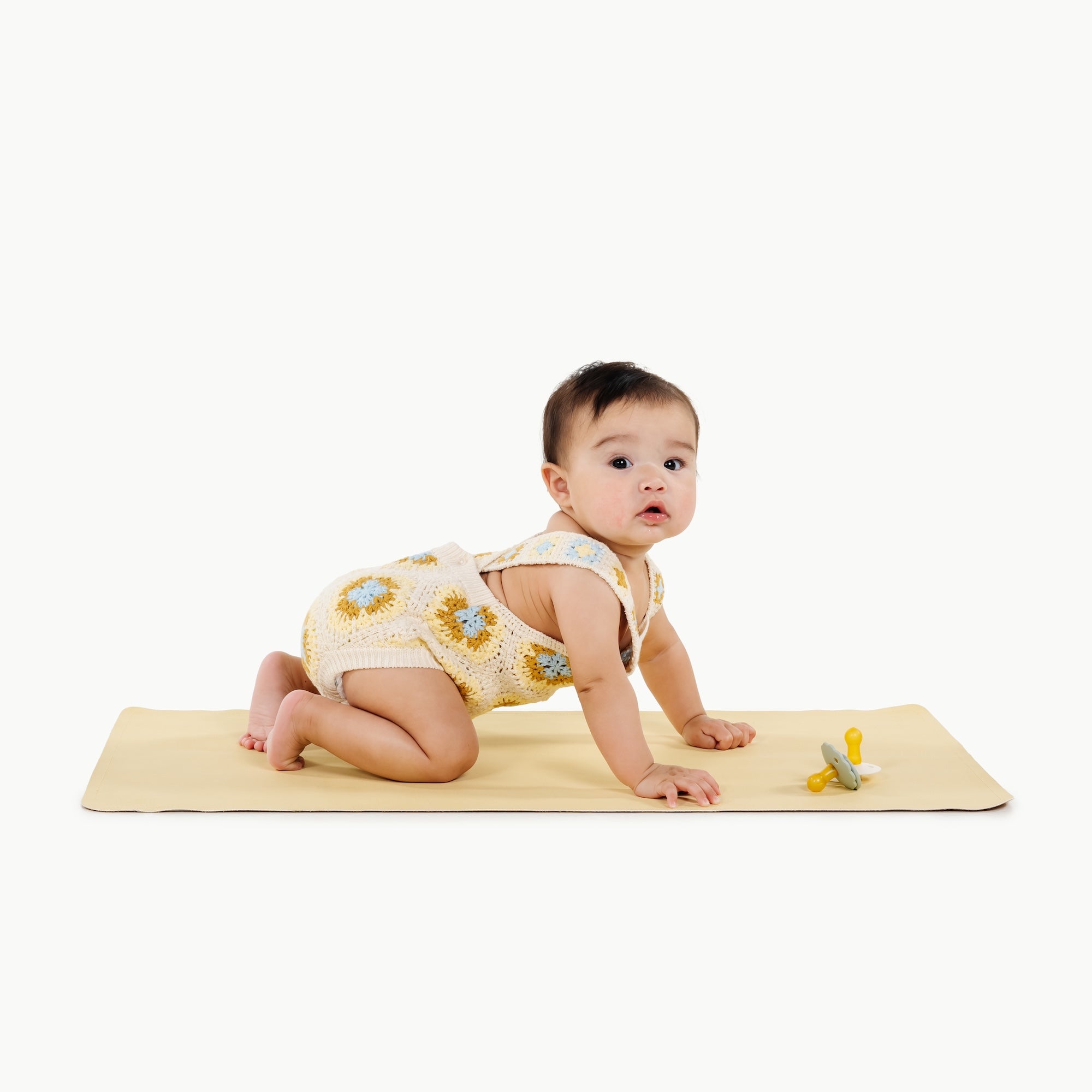 Mellow@baby on a micro+ changing mat