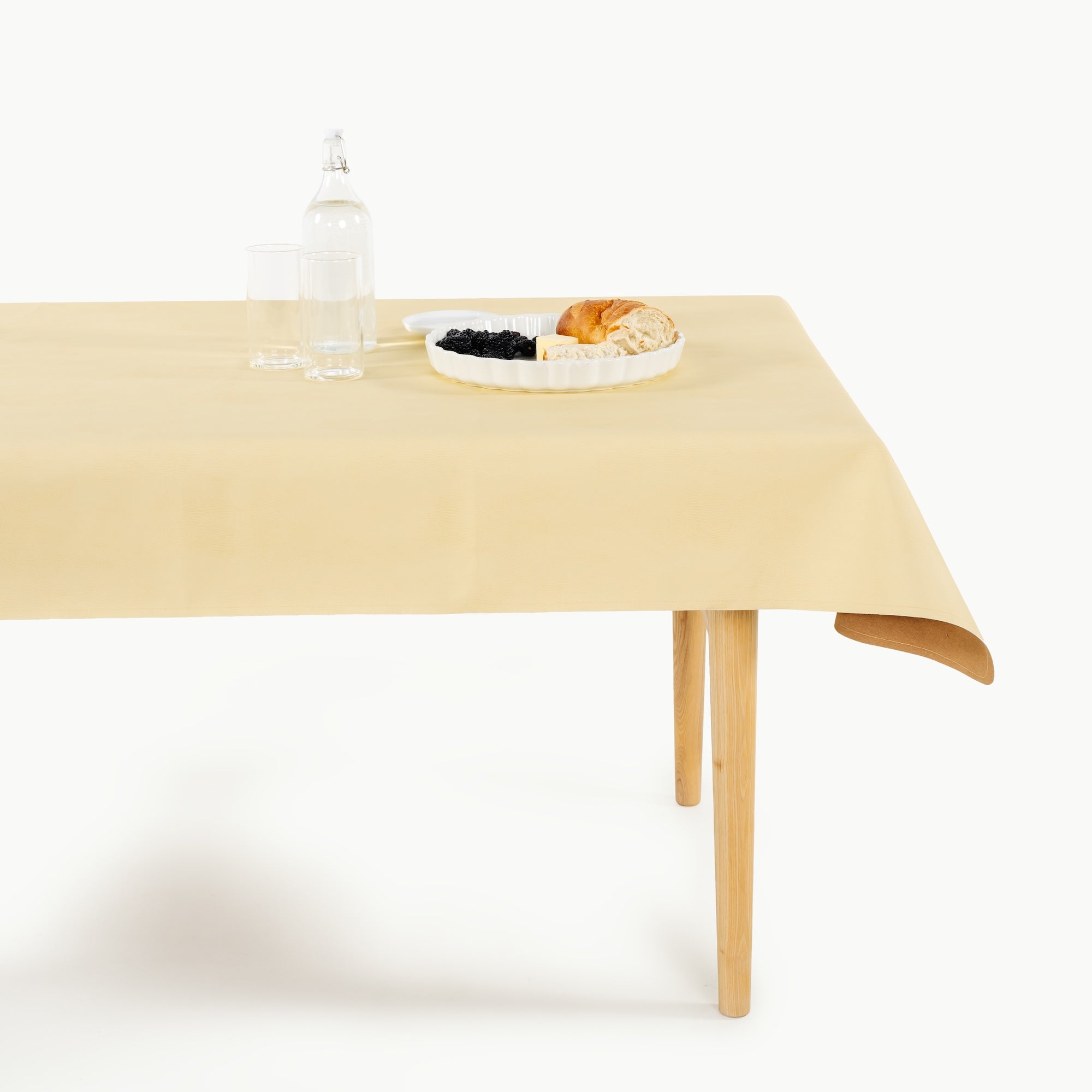 Mellow@tablecloth side view