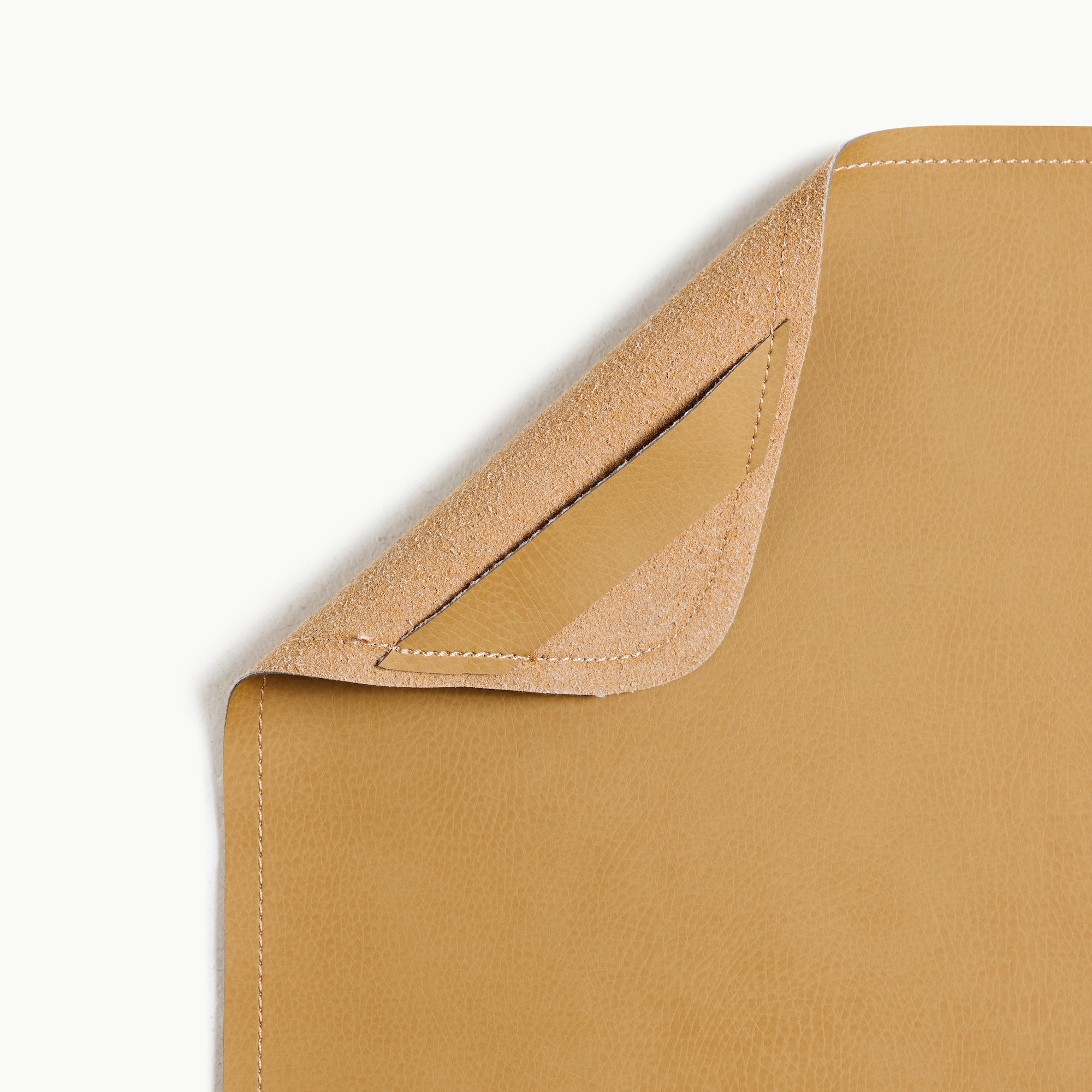 Ochre (on sale)@Hanging tab on the Ochre Midi Mat