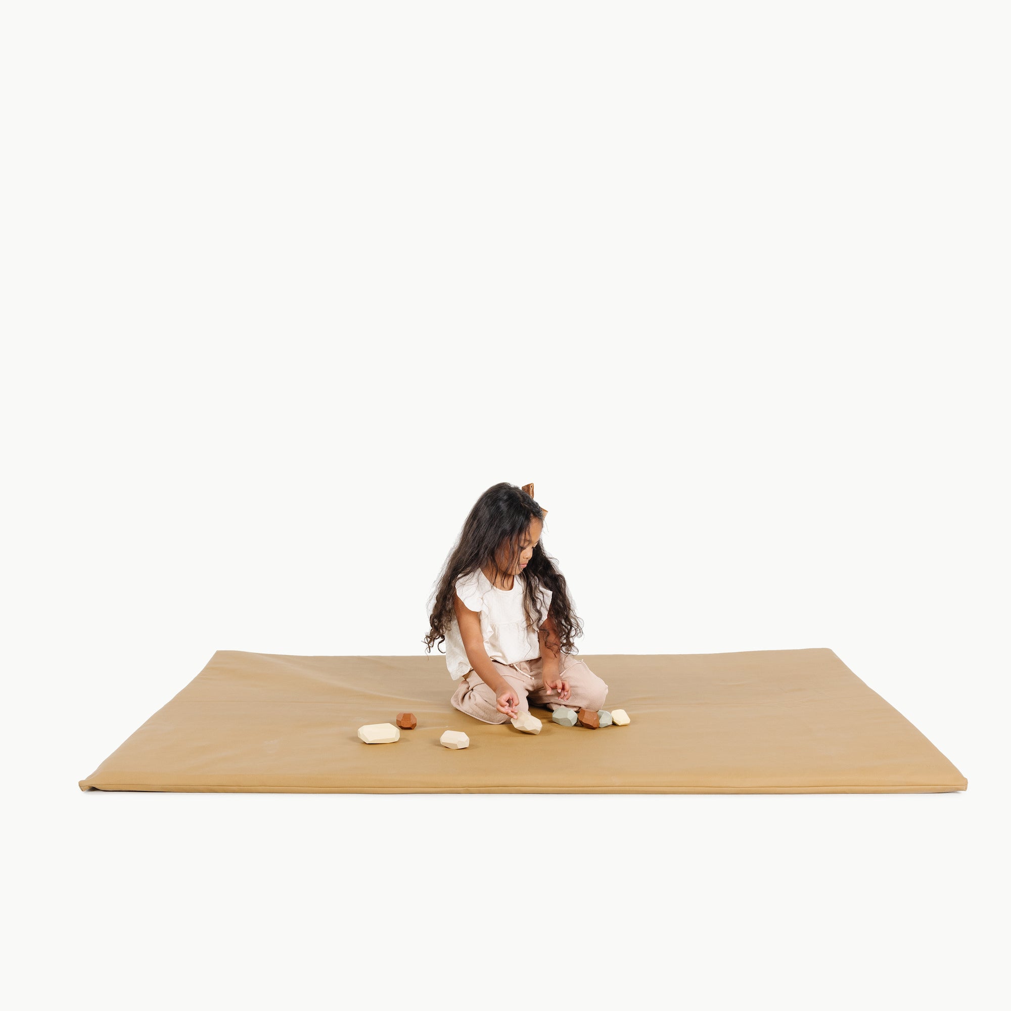 Ochre (on sale)@Kid playing on the Padded Midi+ Ochre