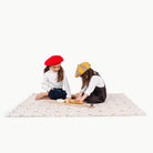 Paris / Square@kids playing on the paris midi mat