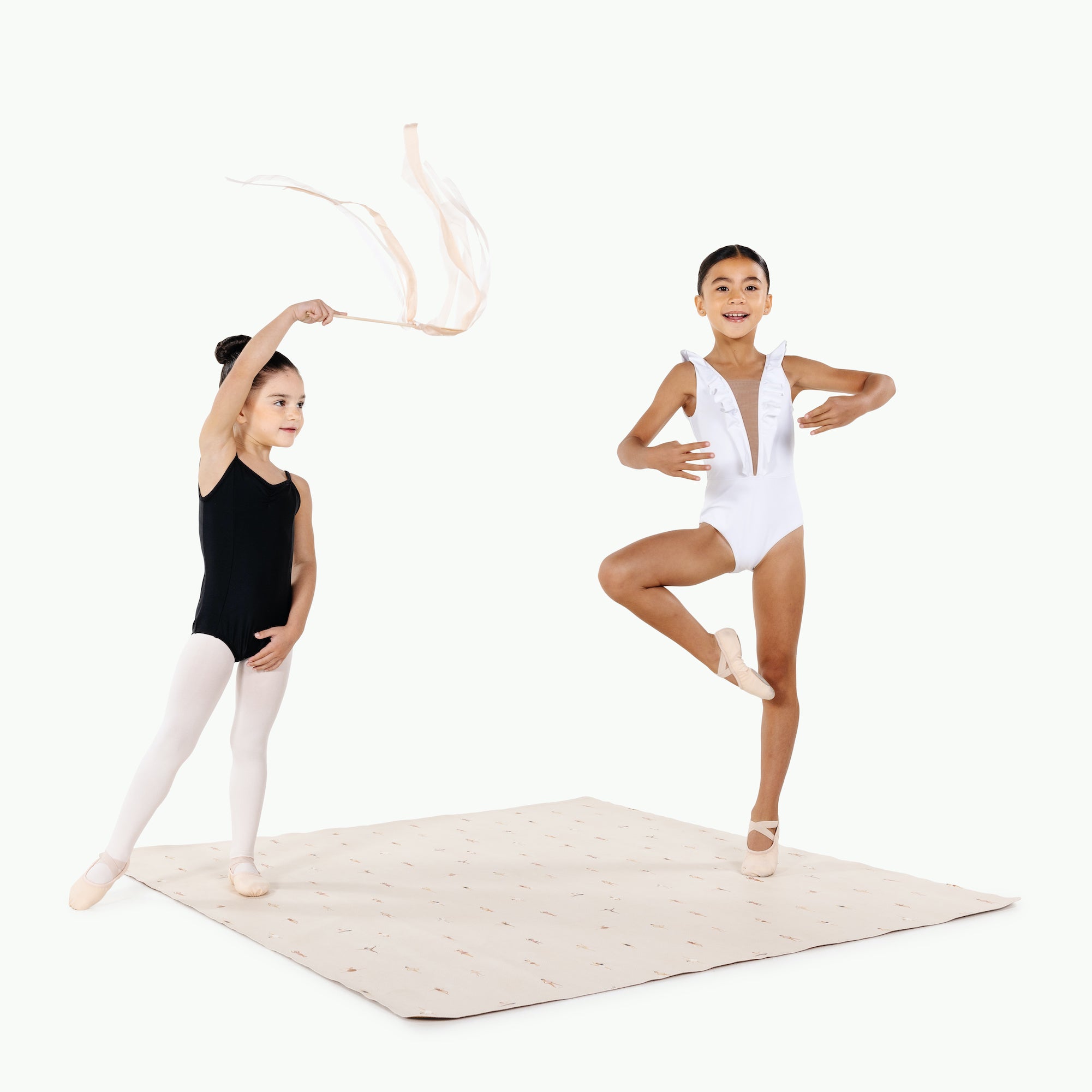 Petite Dancer (on sale) / Square