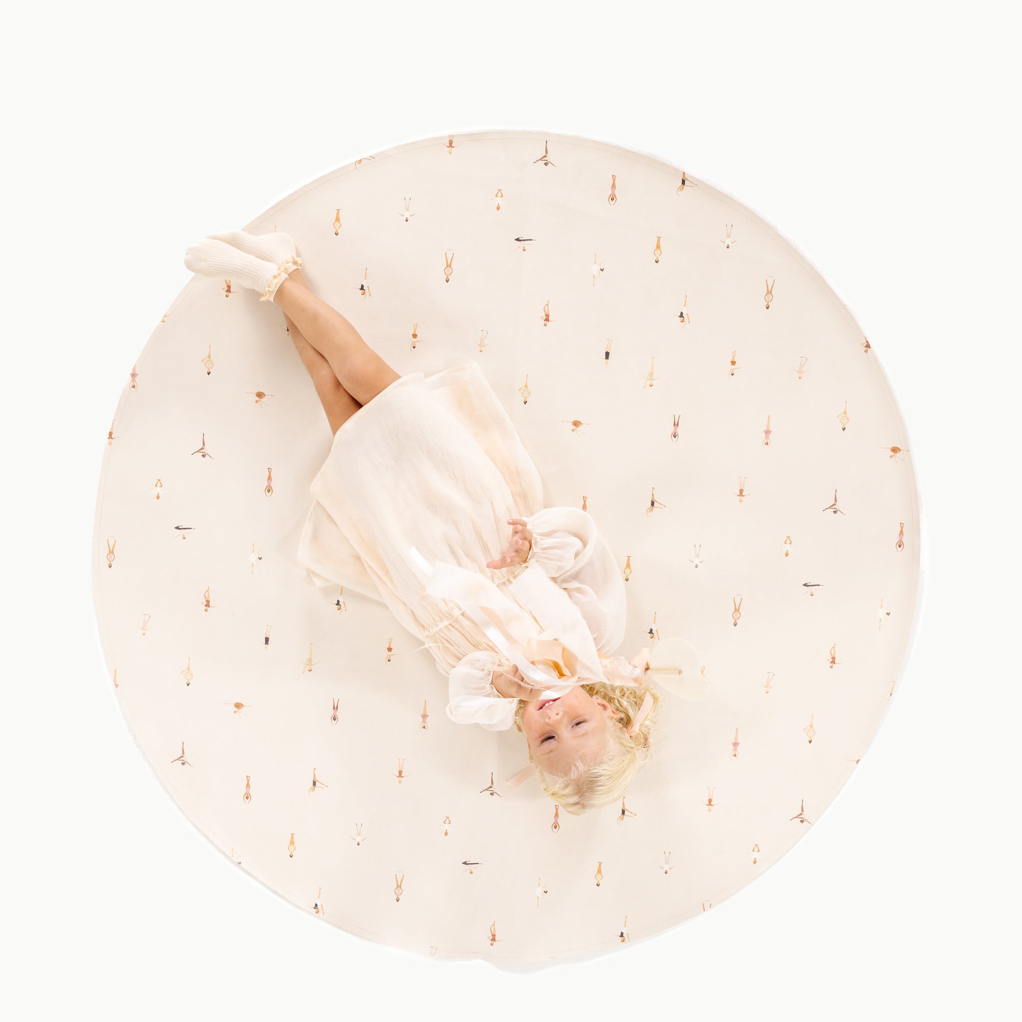 Petite Dancer (on sale) / Circle