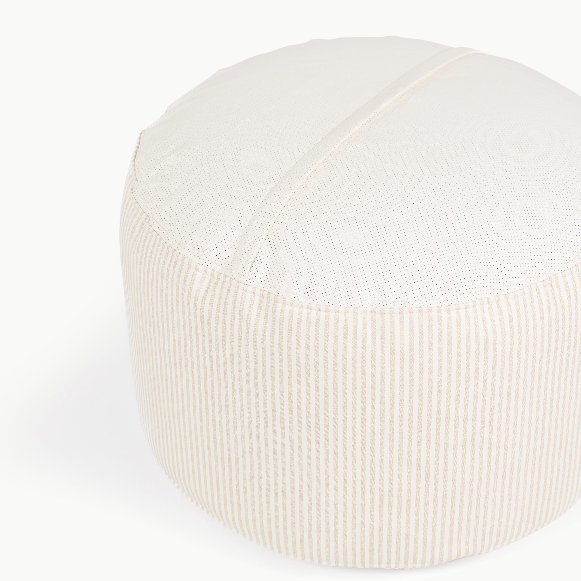 Pinstripe@circle pouf detail image of zipper