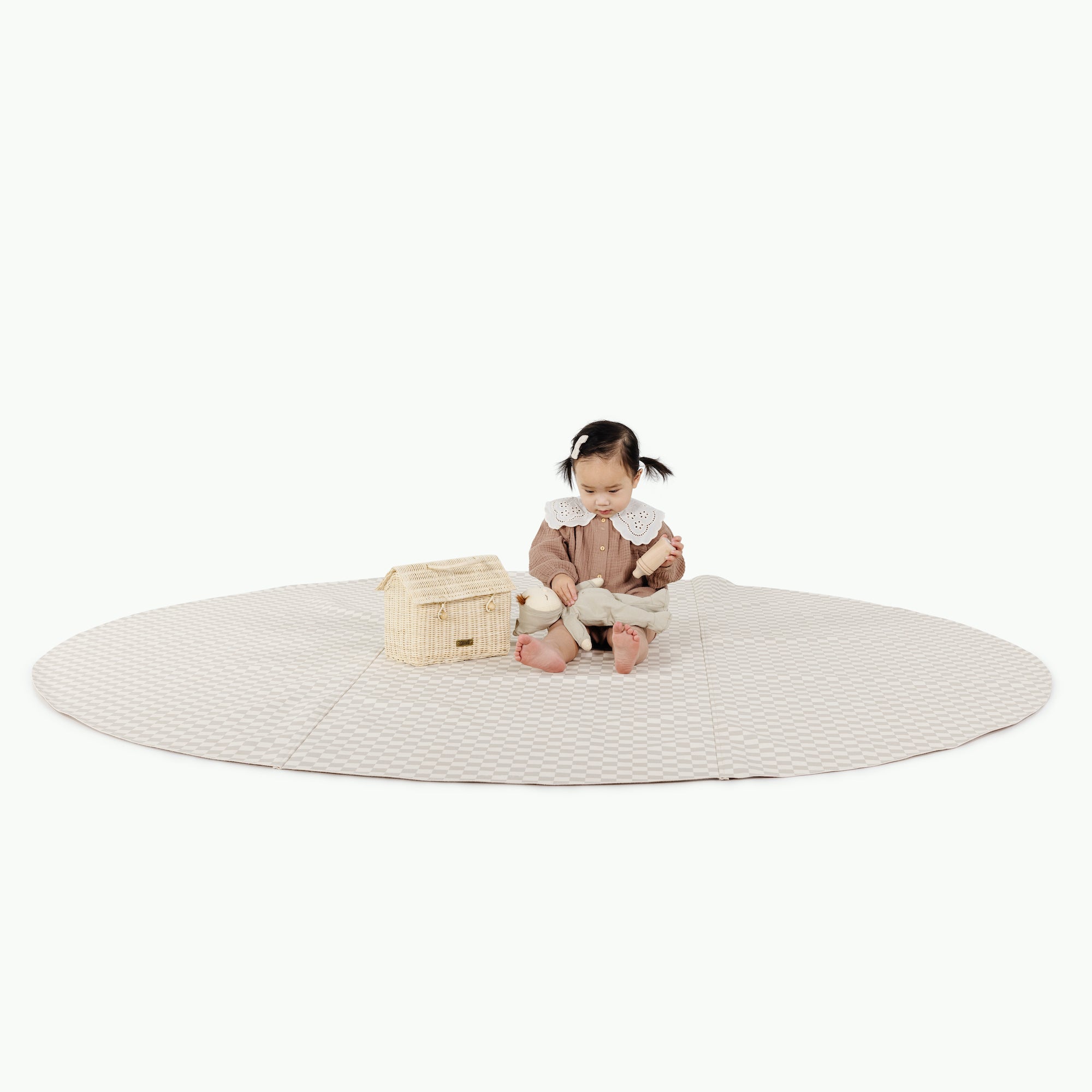 Rook (on sale) / Circle@girl sitting on mat