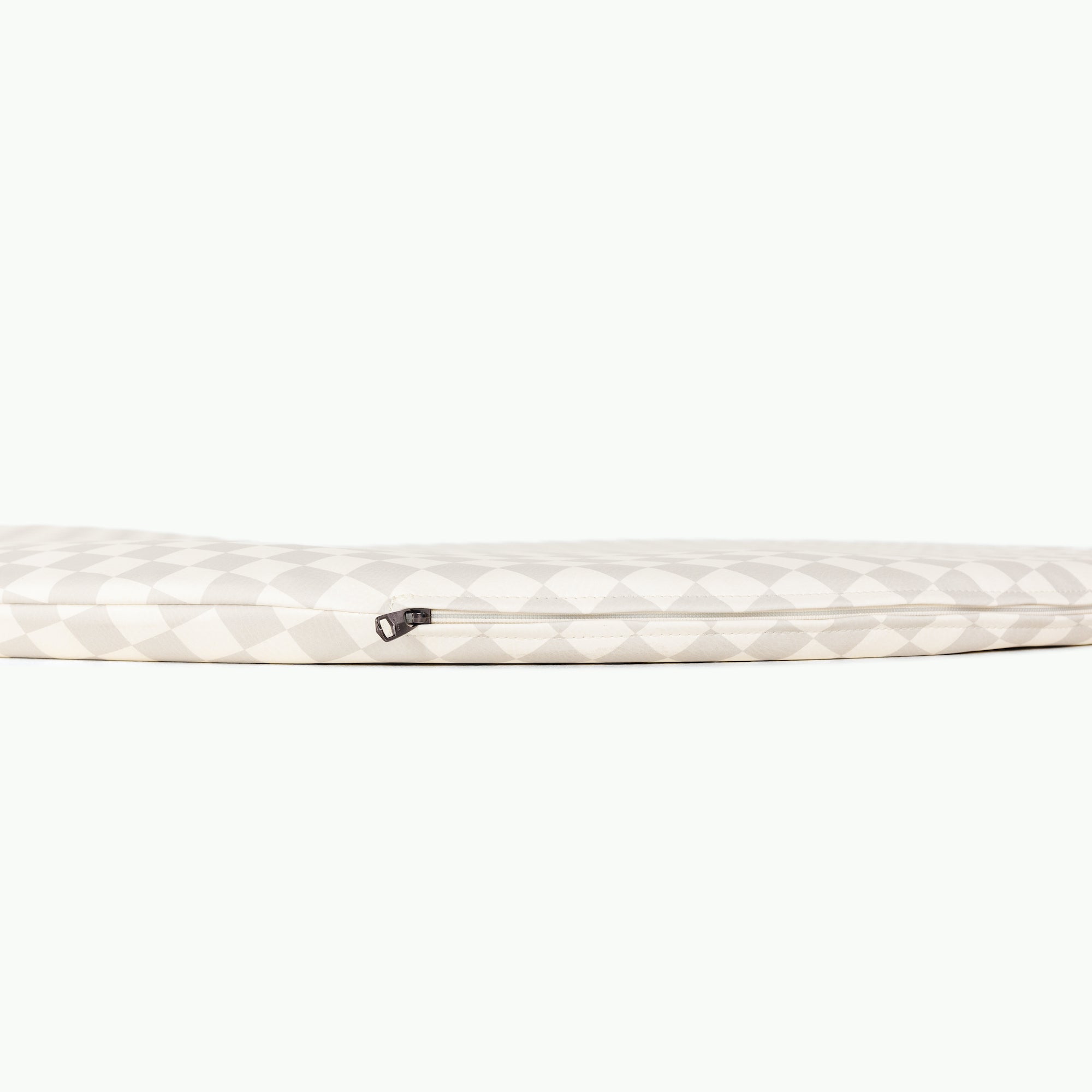 Rook (on sale)@zipper detail on padded mat