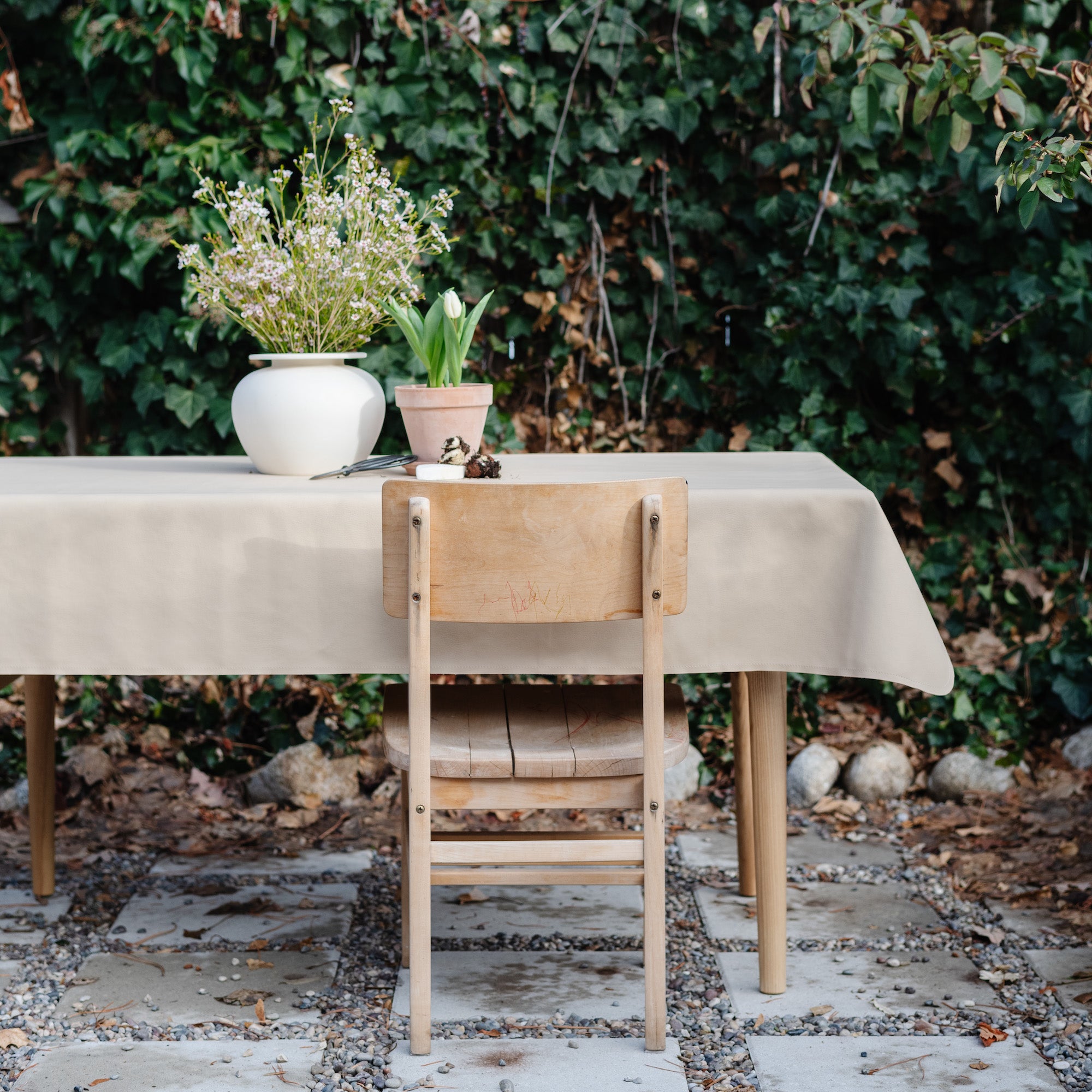 Créme (on sale)@Créme Tablecloth outside with decor