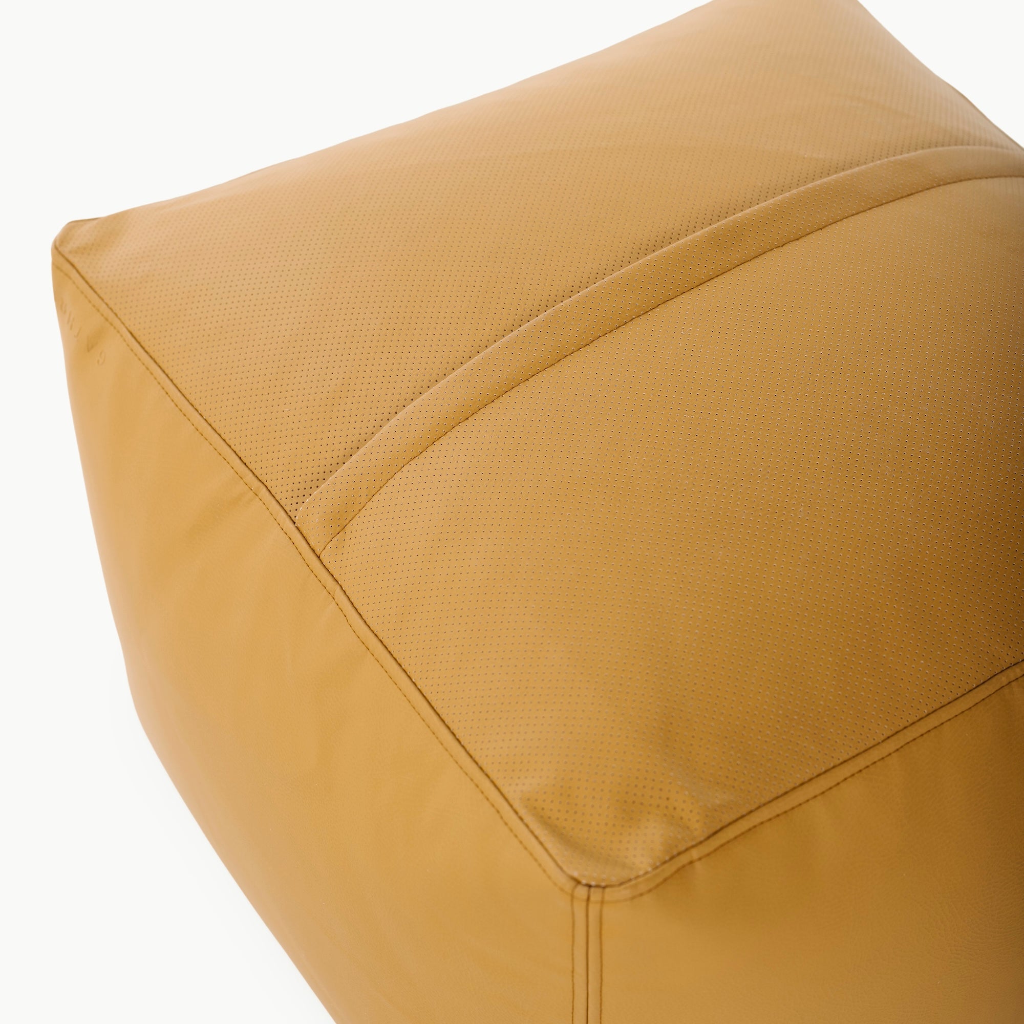 Saffron@zipper detail on square pouf