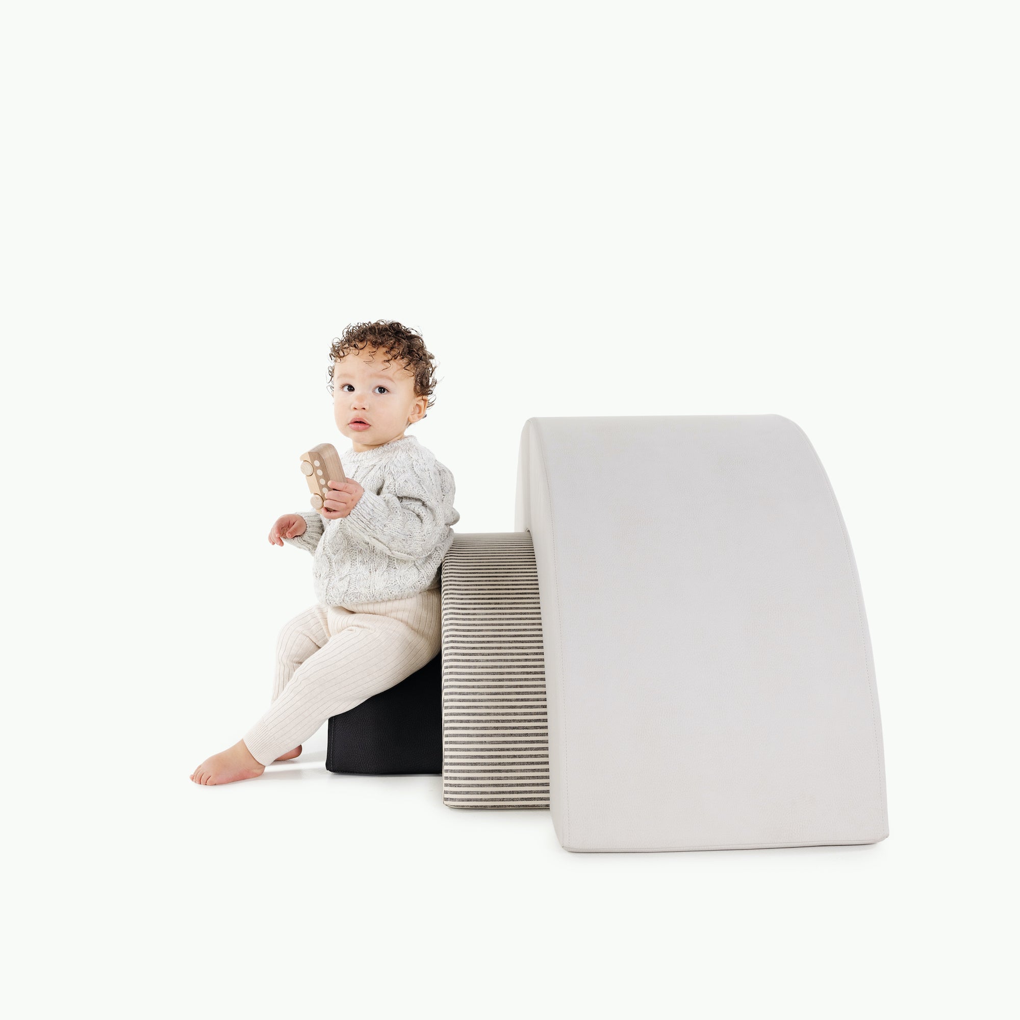 Gull • Stone Stripe • Raven@kid playing on Stone Stripe Arc Playset