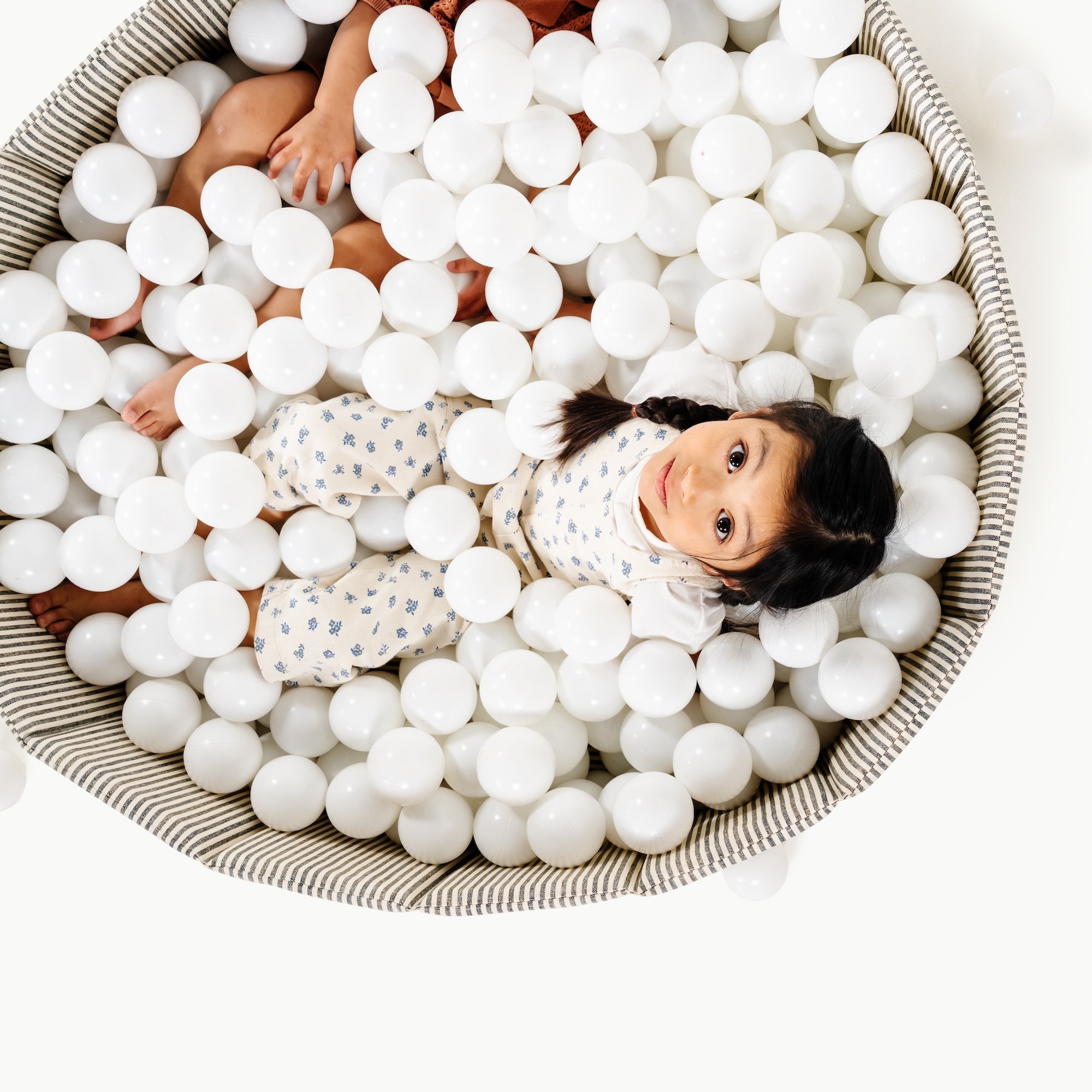 Stone Stripe@little girl in the ball pit