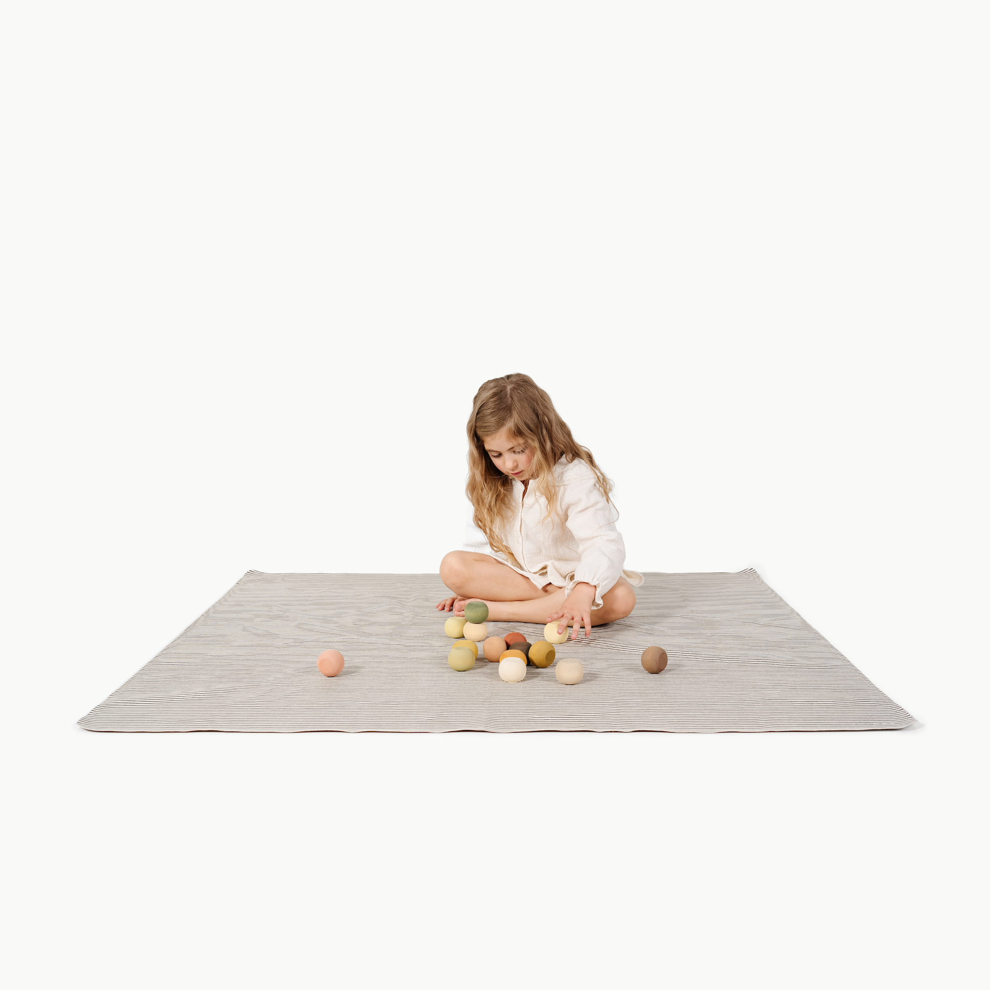 Stone Stripe / Square@little girl playing on mat