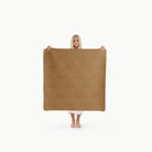 Tannin (on sale)@woman holding the tannin mini mat
