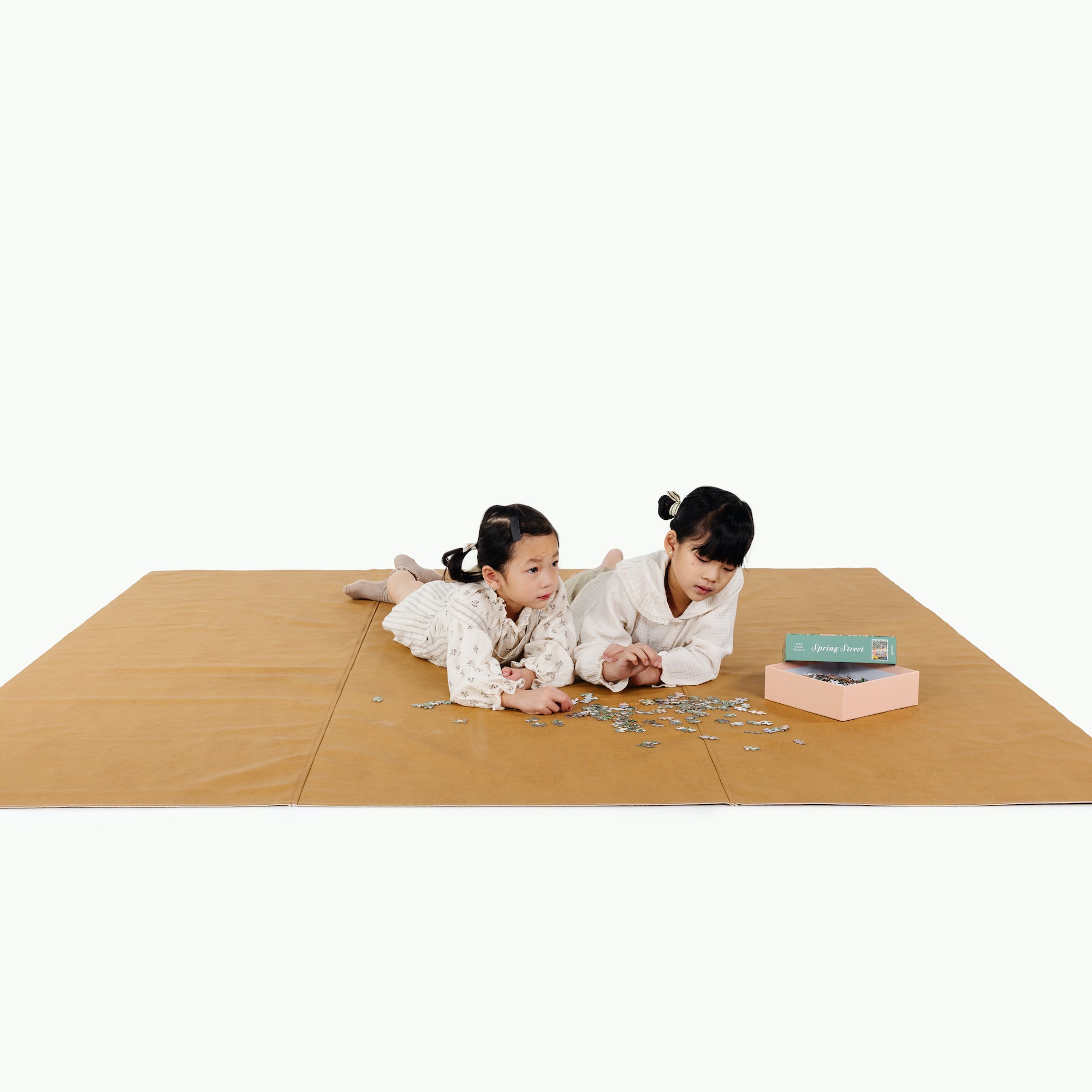 Tassel (on sale) / Square@girls on mat