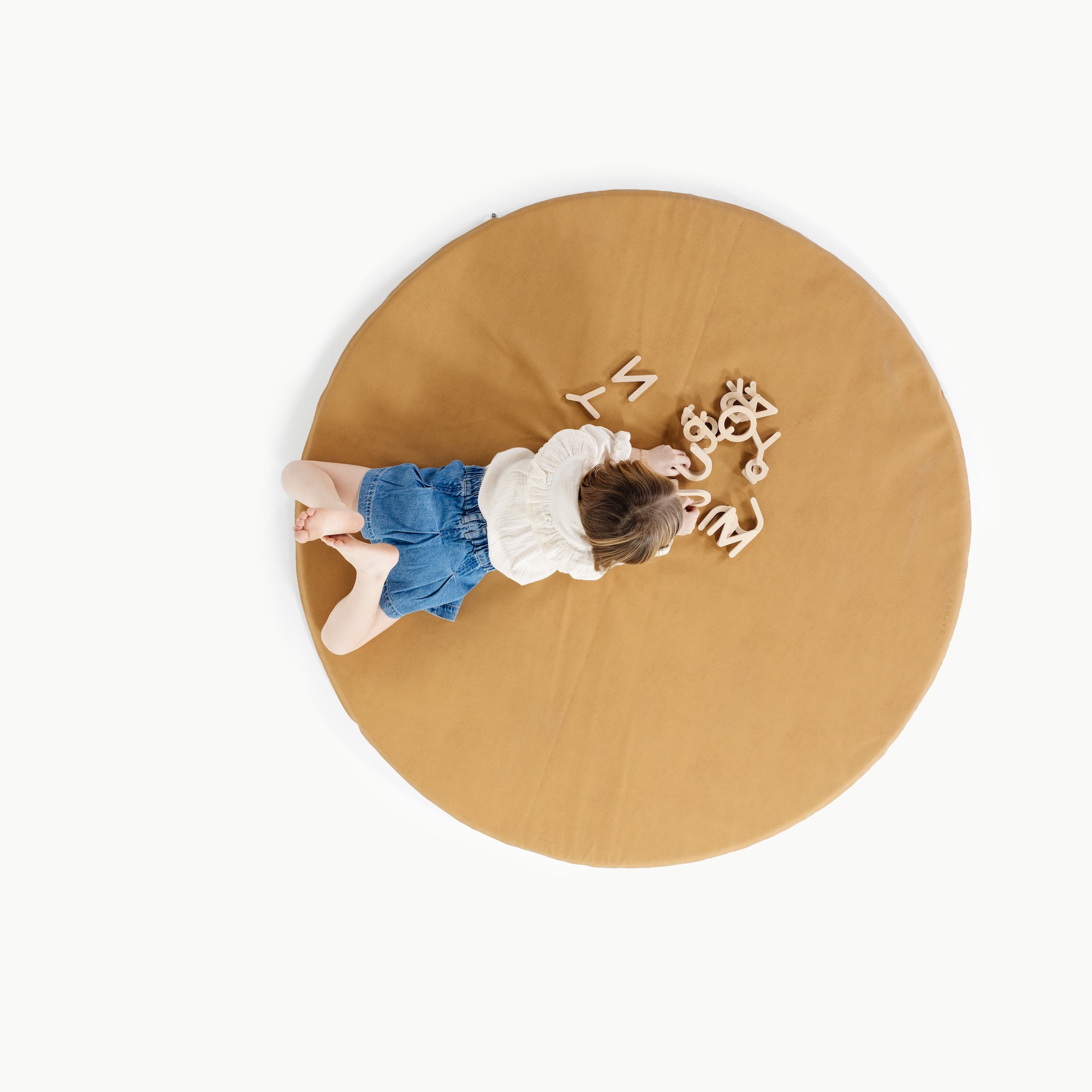 Tassel (on sale)@overhead of padded mat