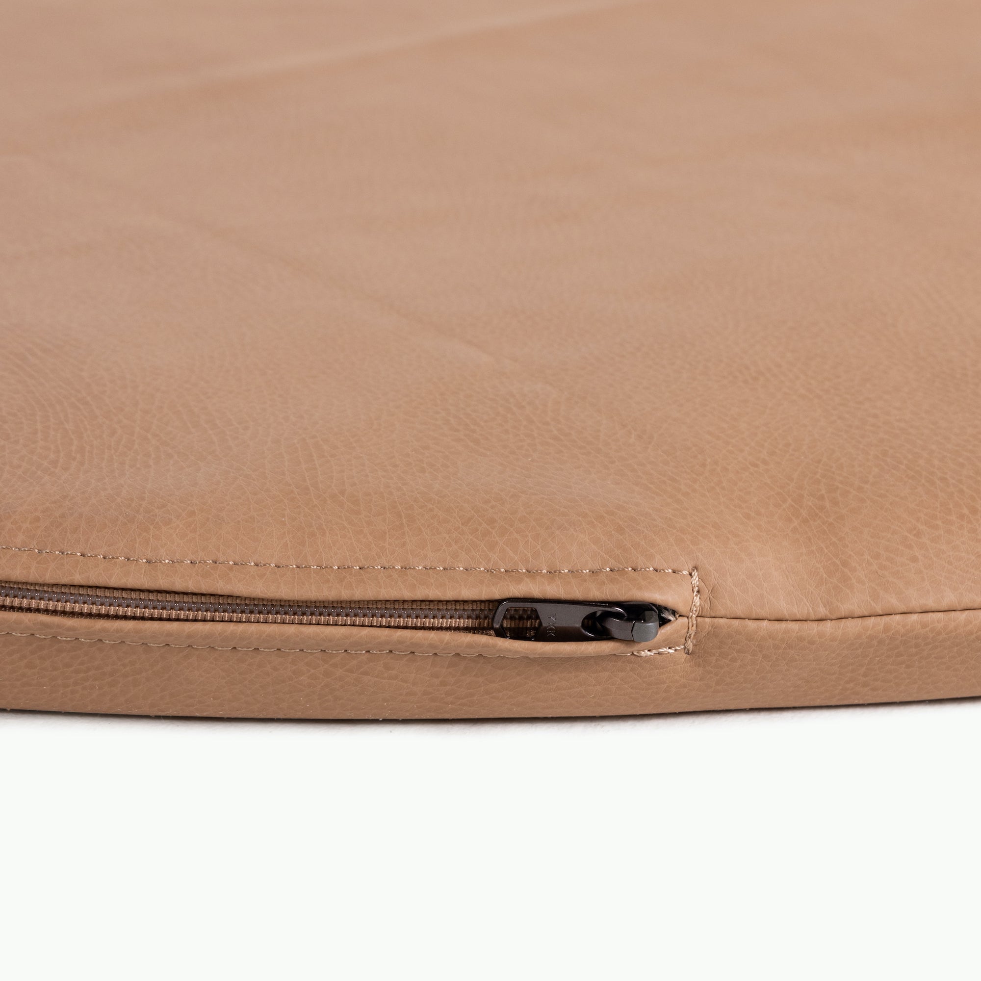 Terra (on sale)@zipper on the terra padded midi circle