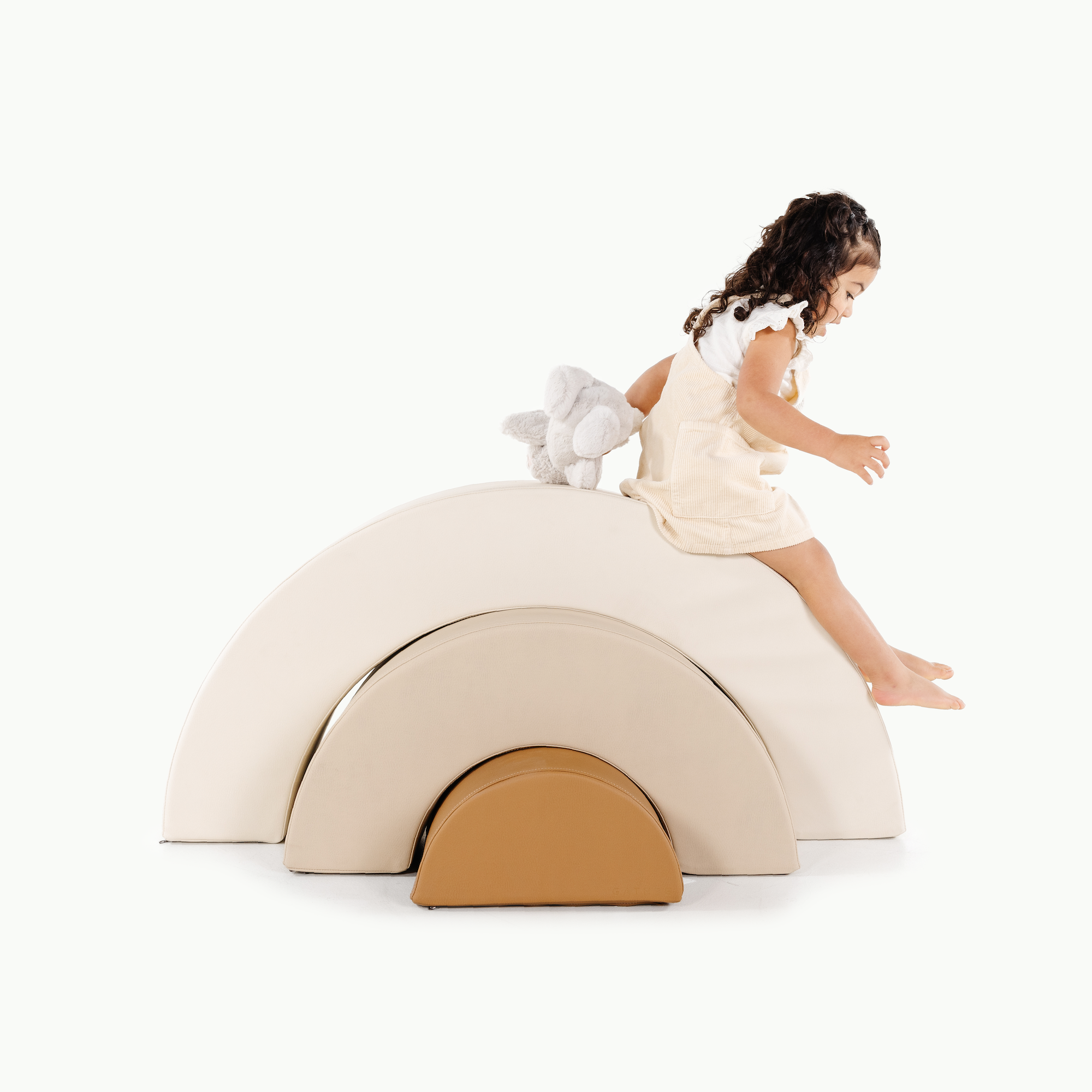 Ivory • Millet • Camel@Kid playing on the Millet Arc