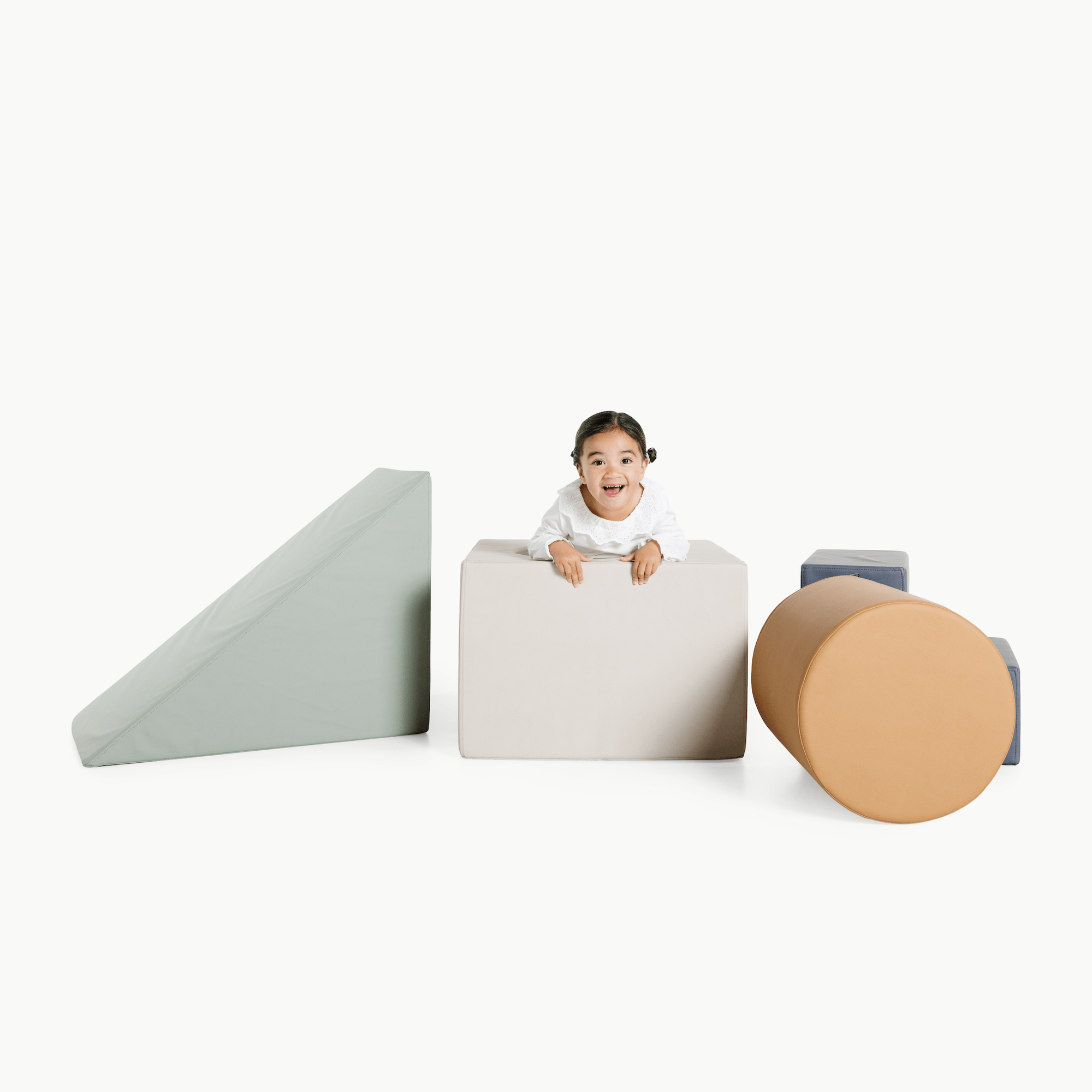 Palm • Dune • Camel • Nightfall@kid playing on the nightfall block playset