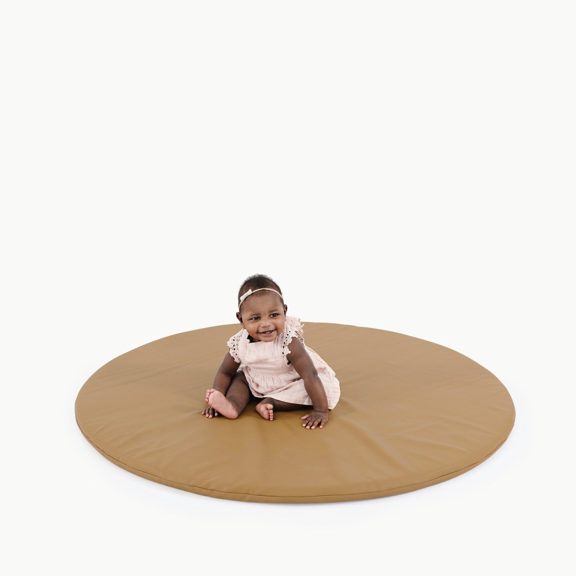 Camel@Baby sitting on Camel Padded Midi Circle
