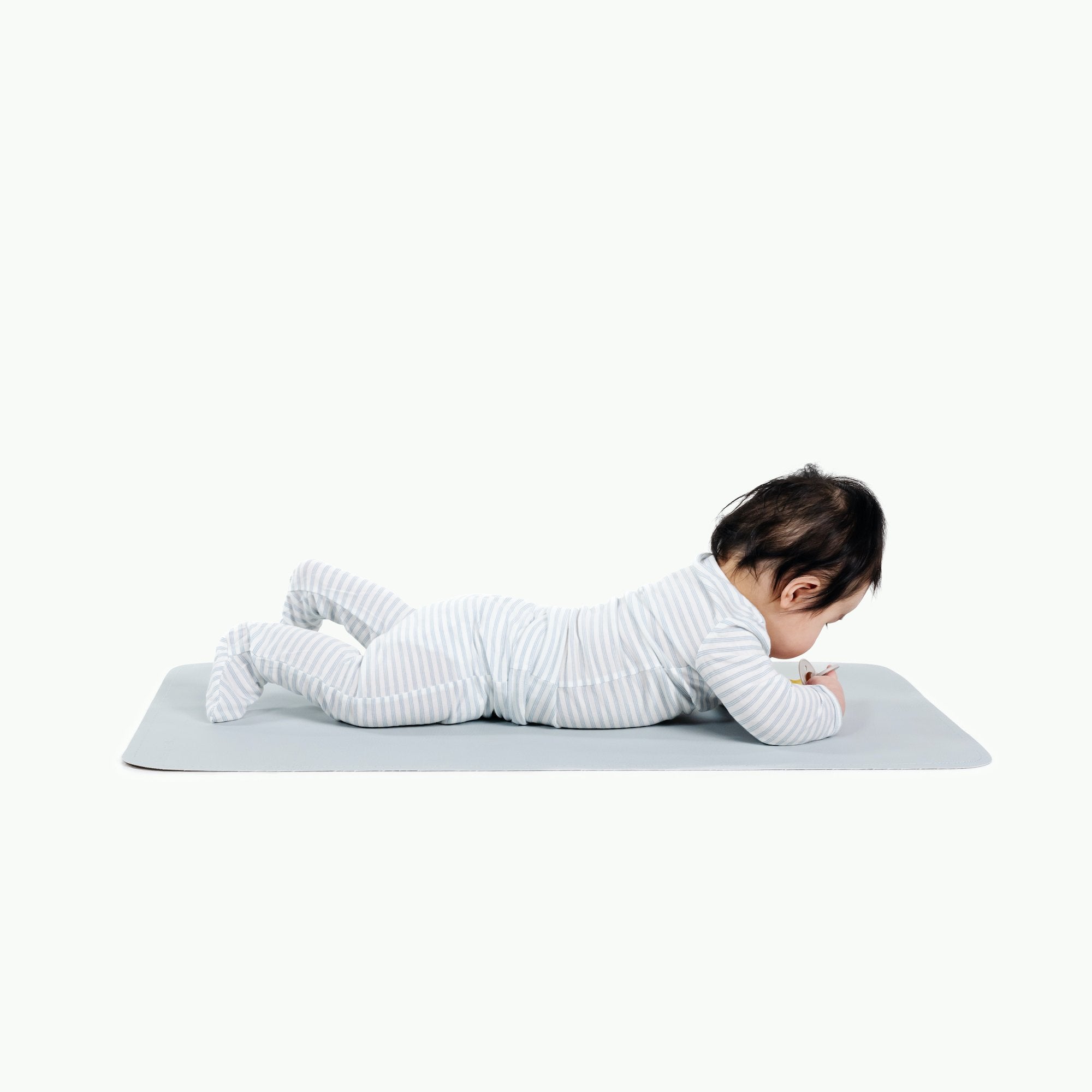 Dawn (on sale)@Baby laying on the Dawn Micro+ Mat