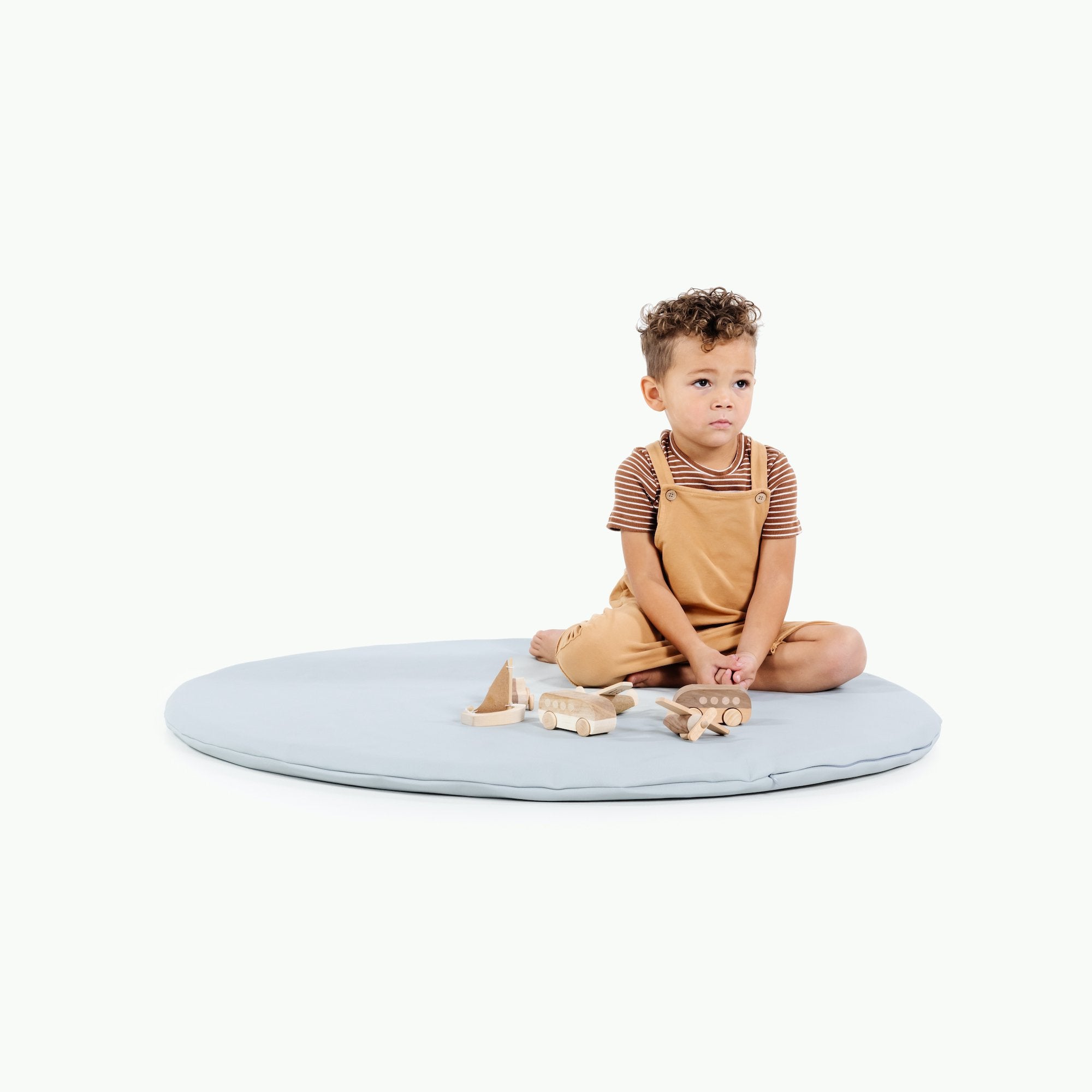 Dawn (on sale) / Circle@kid sitting on the dawn padded mini circle