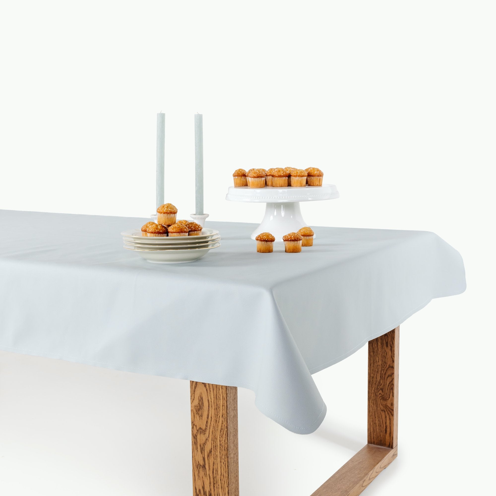Dawn (on sale)@Dawn Midi+ Mat on a table