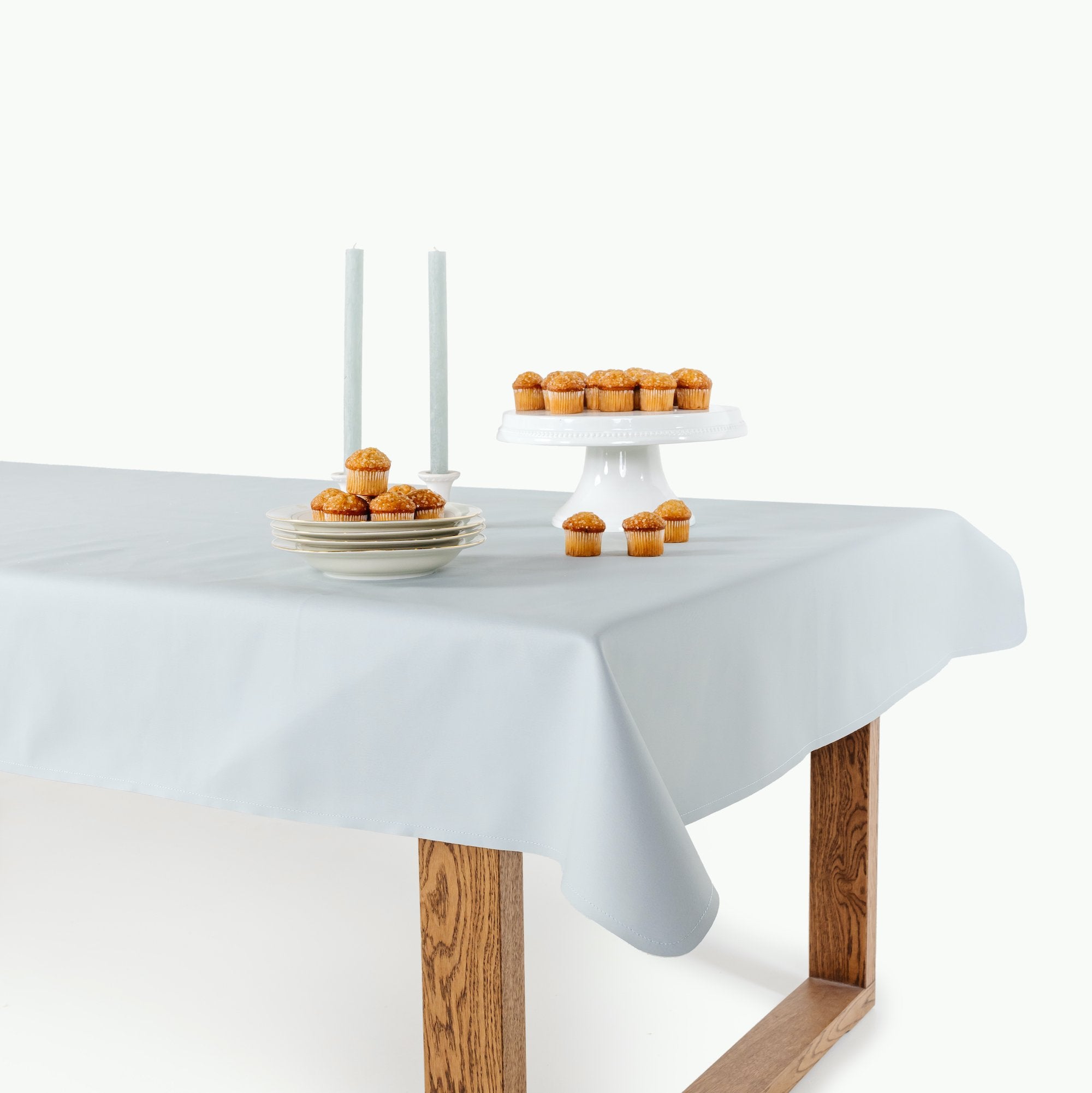 Dawn (on sale)@Dawn Midi+ Mat on a table