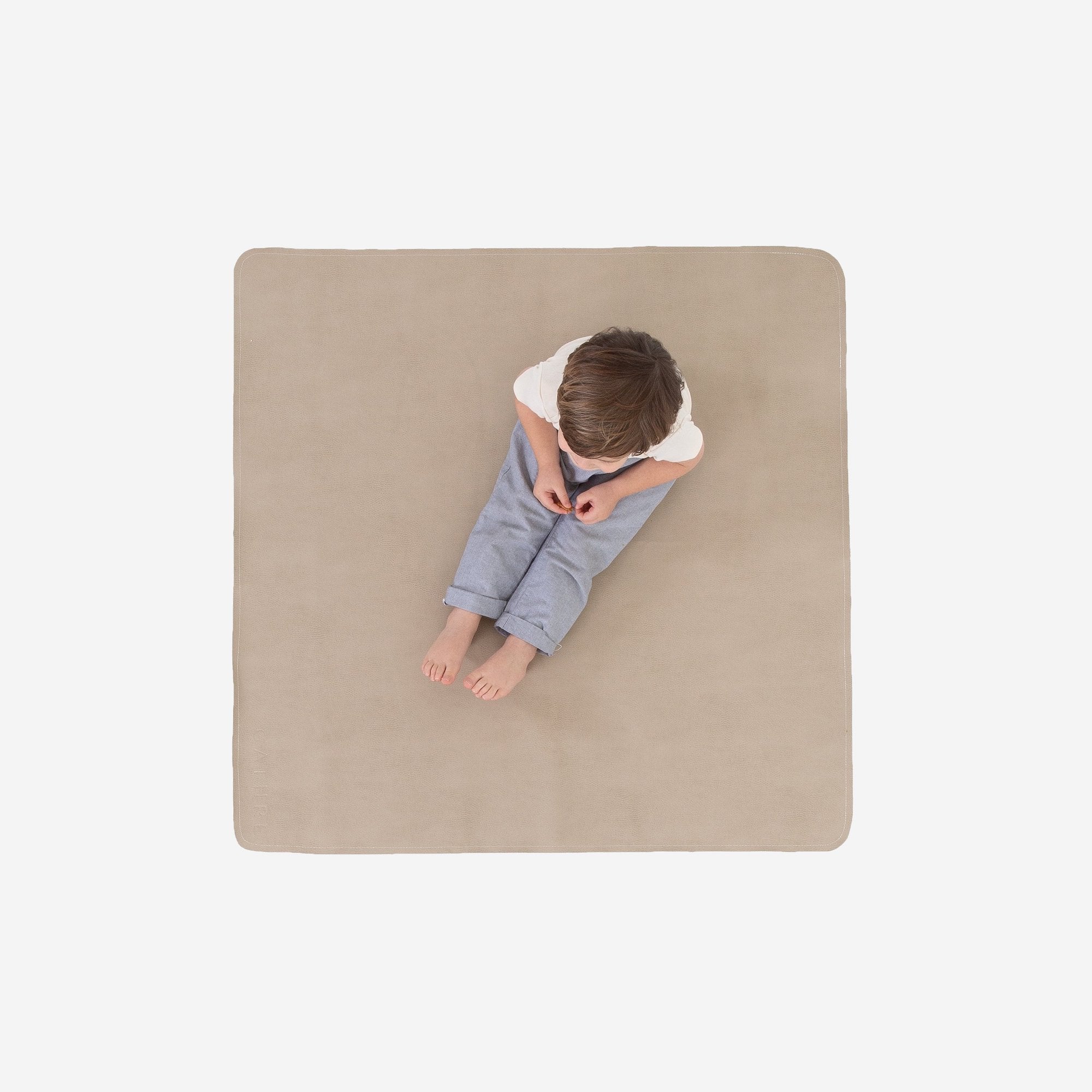 Fog (on sale)@Overhead of kid sitting on the Fog Mini Mat