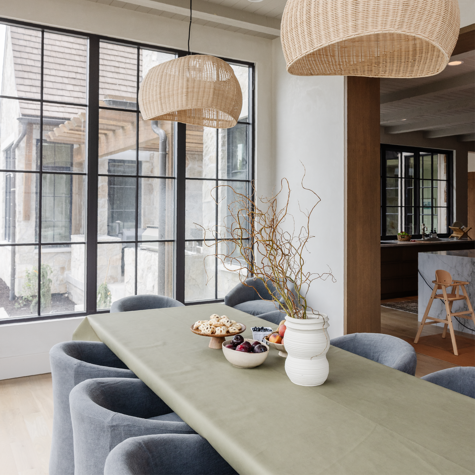 Fern@Fern Midi+ shown as tablecloth in a dining room