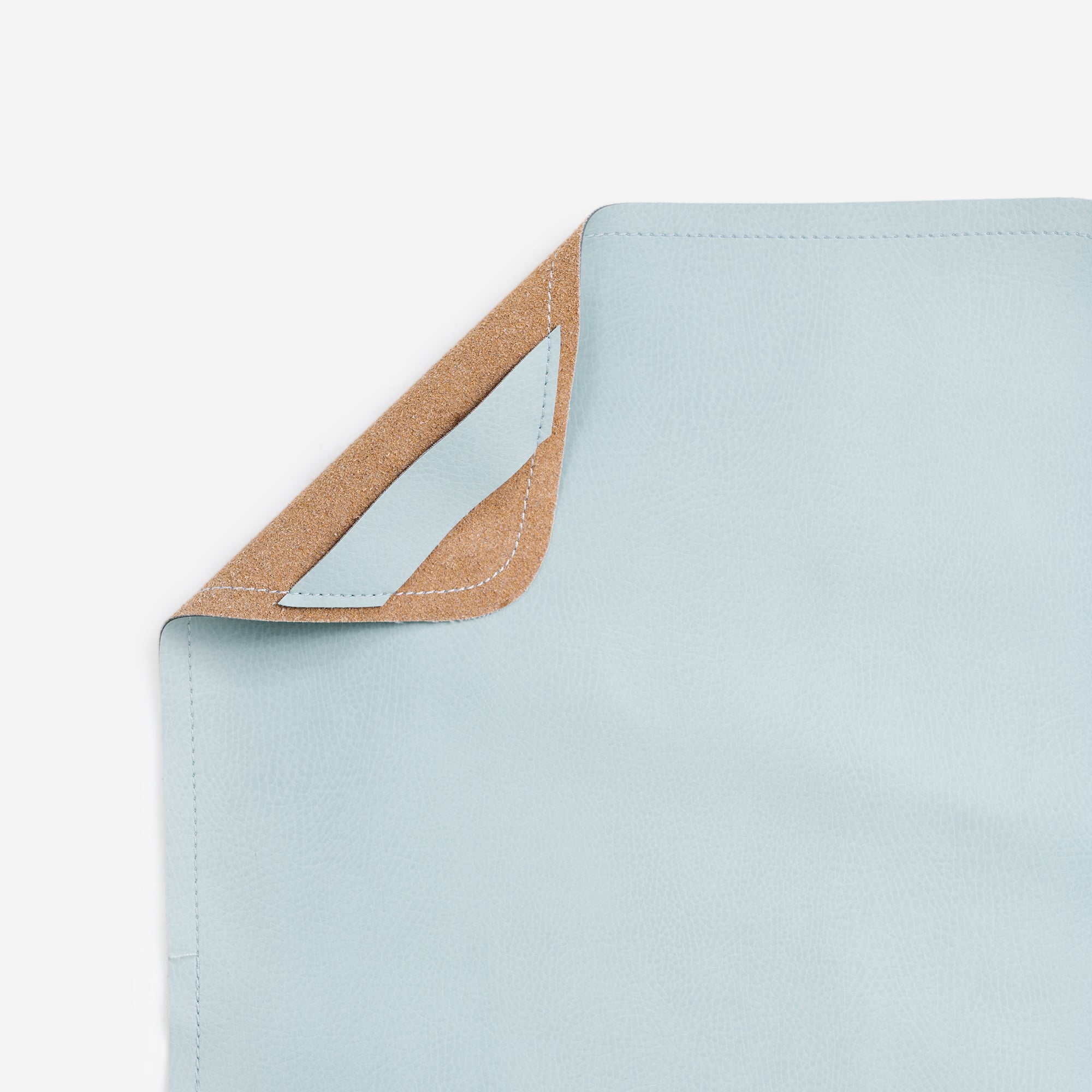 Azure (on sale)@hanging tab detail on mat