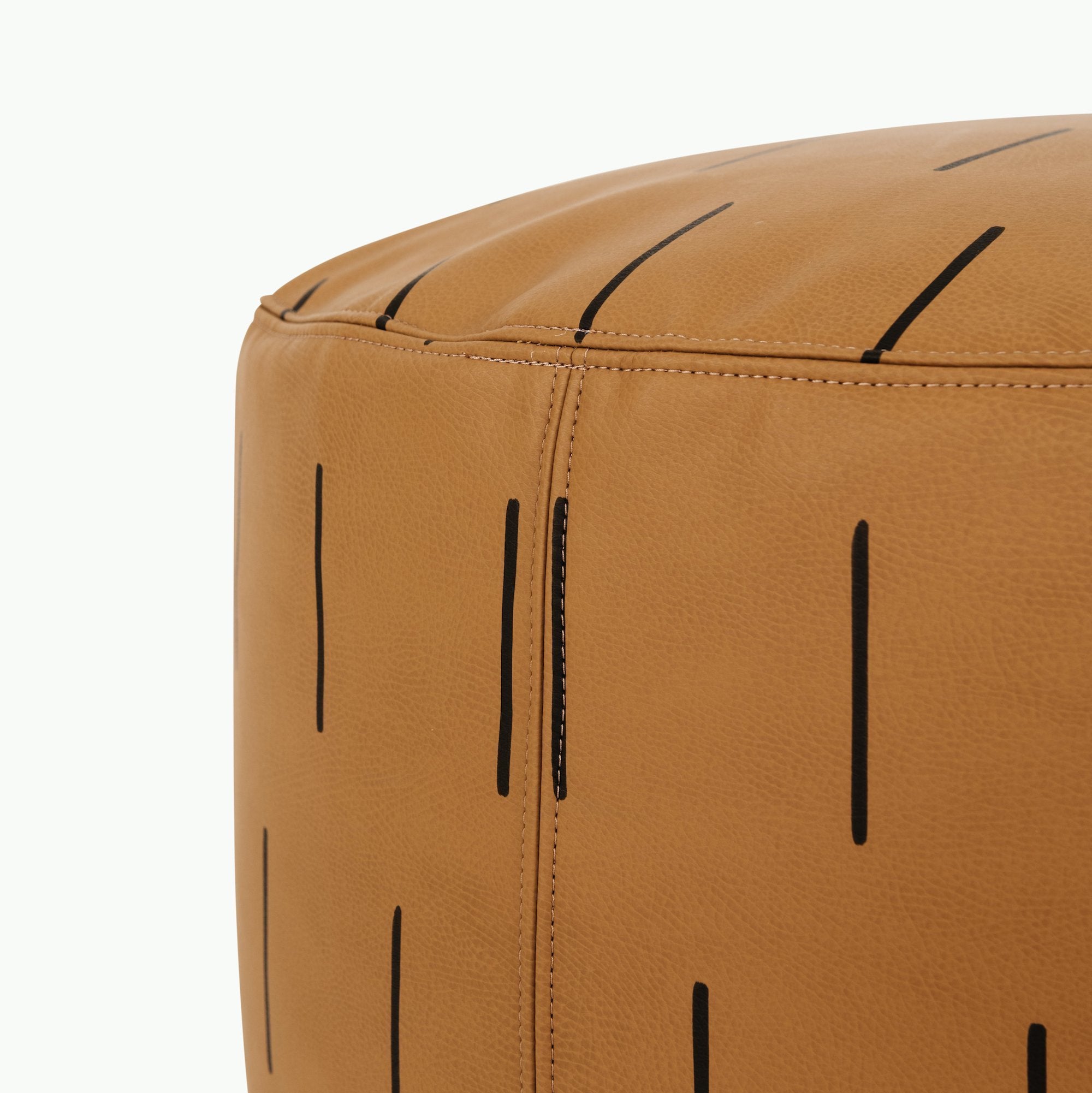 Camel Dash (on sale)@Seam detail on the Camel Dash Circle Pouf