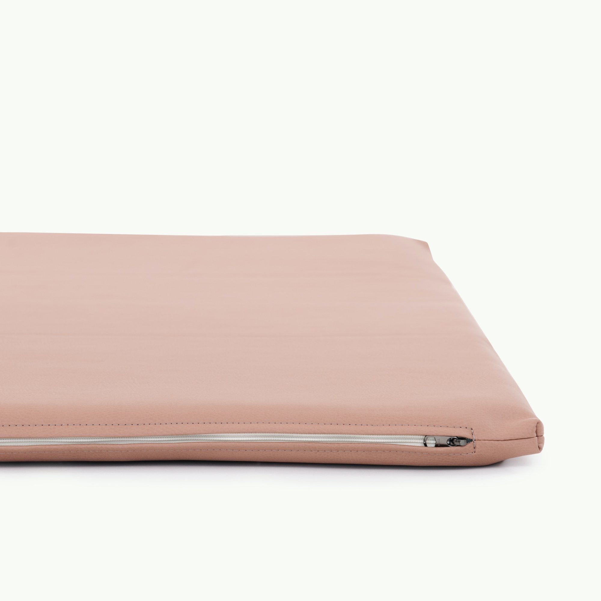 Sienna (on sale) / Square@zipper detail on sienna padded mini