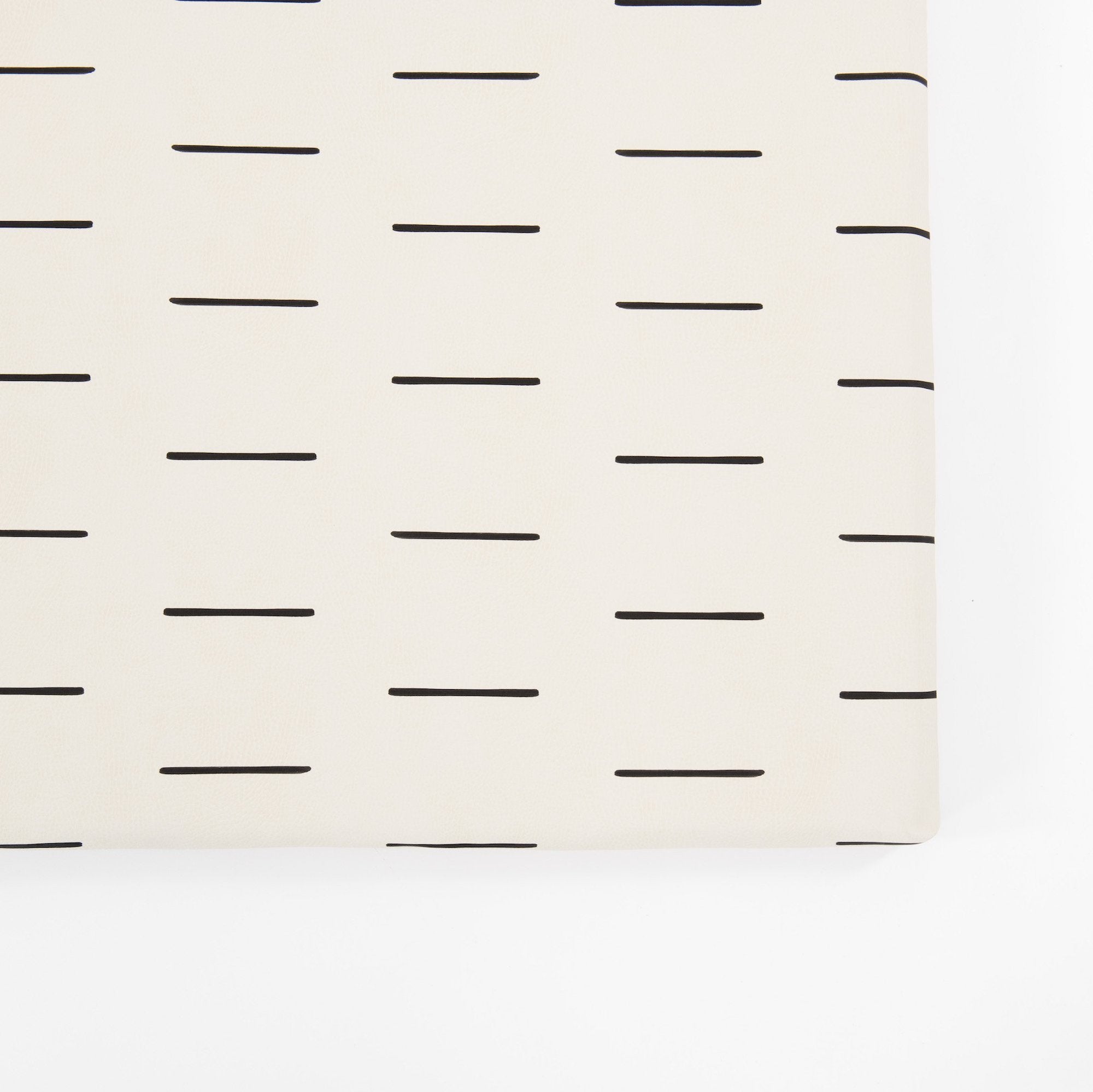 Blanc Dash (on sale)@close up detail on blanc dash padded midi+