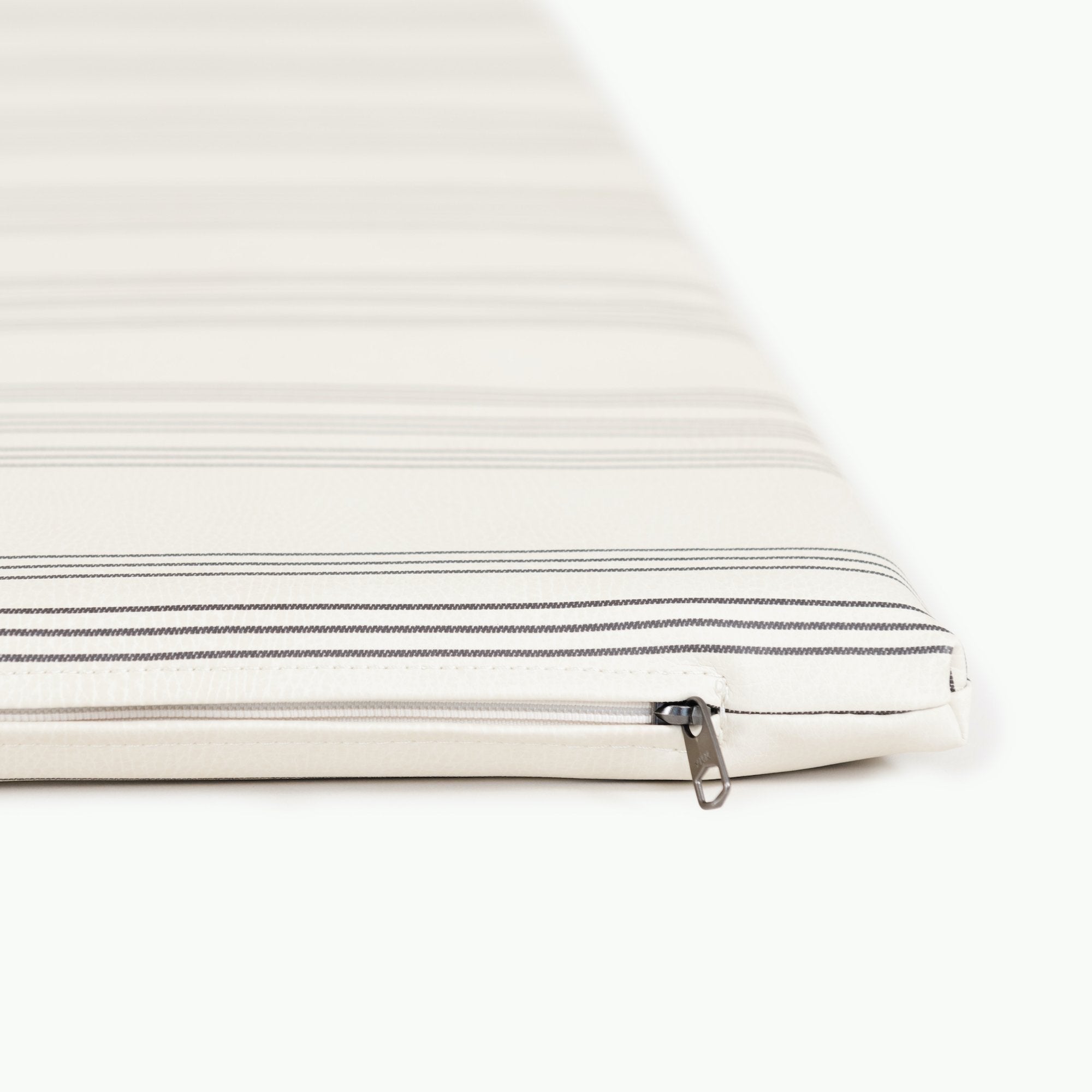 Pencil Stripe (on sale) / Square@zipper detail on pencil stripe padded mini