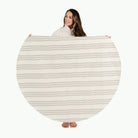 Pencil Stripe (on sale) / Circle@Woman holding the Pencil Stripe Midi Circle Mat