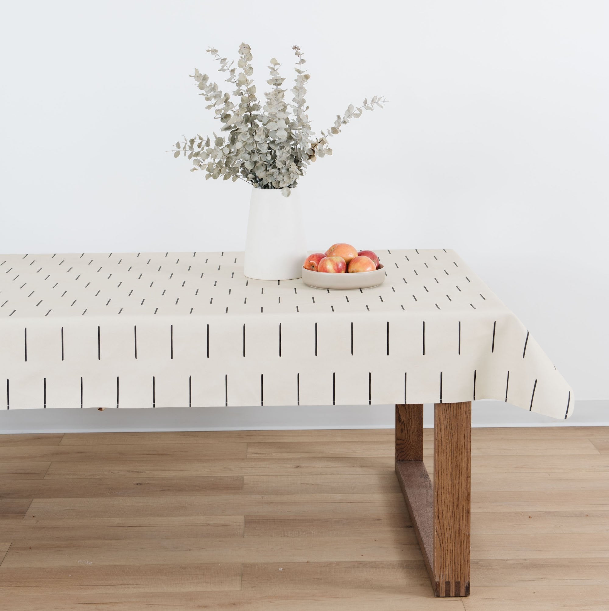 Blanc Dash (on sale)@Blanc Dash Tablecloth on table